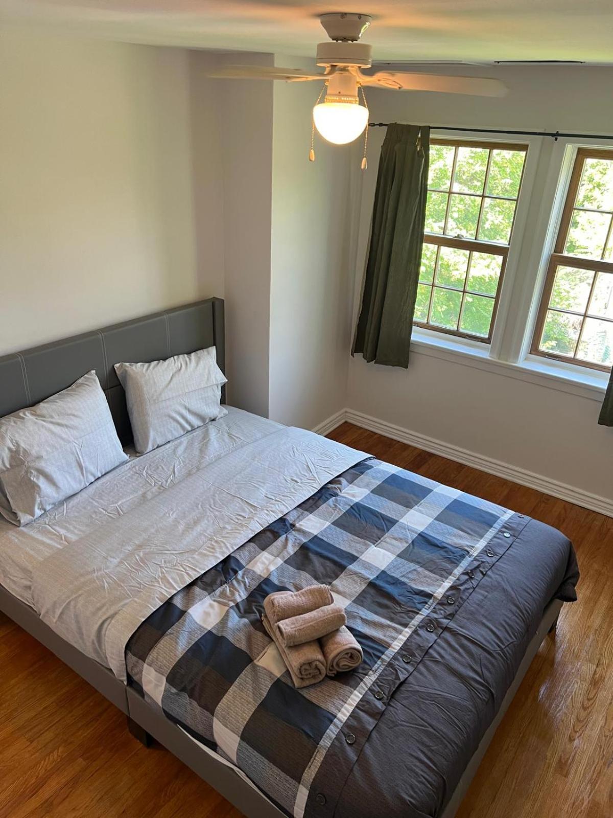 3BDRM Home minutes to Port Credit & Waterfront trails in Mississauga