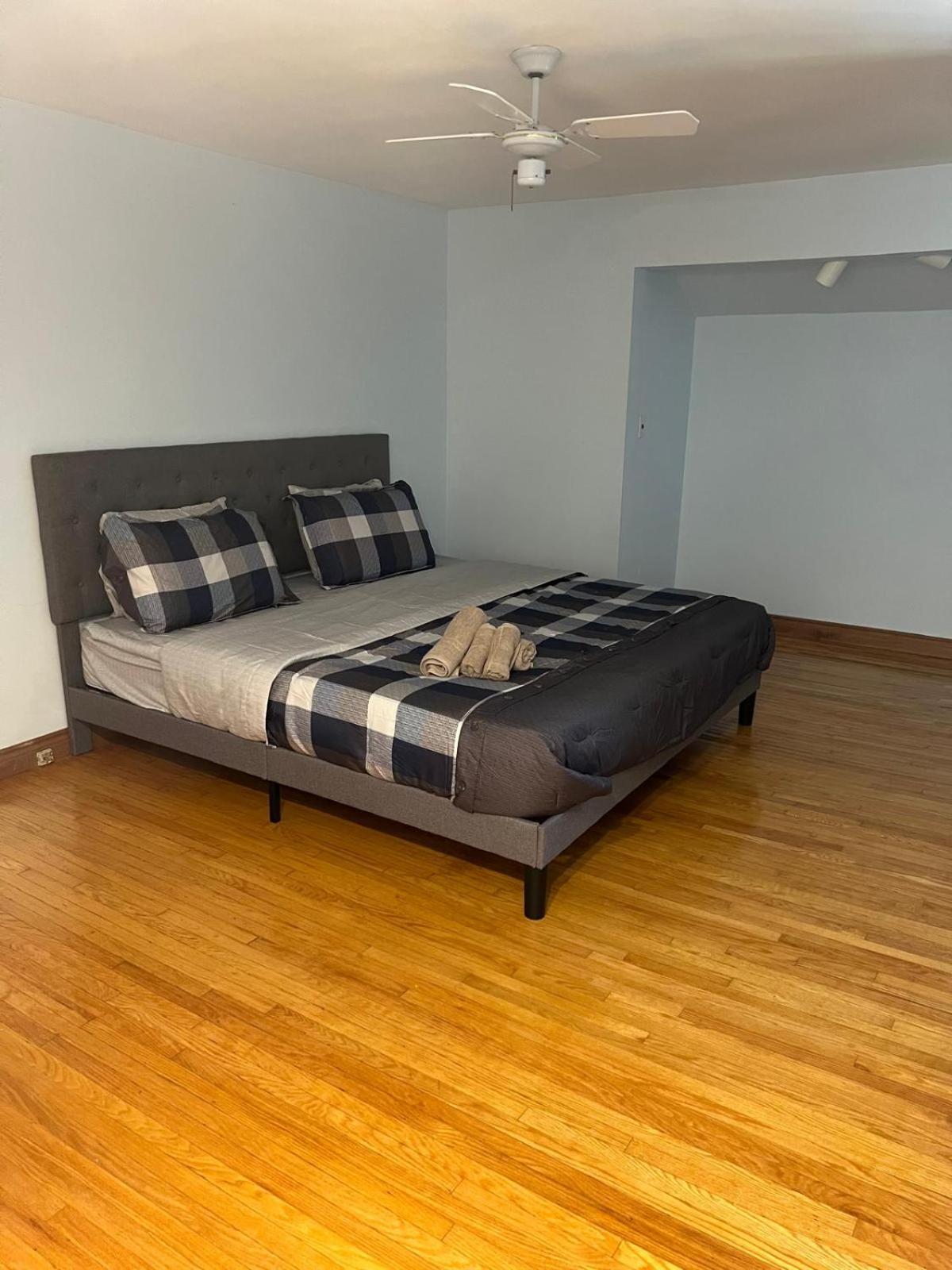 3BDRM Home minutes to Port Credit & Waterfront trails in Mississauga