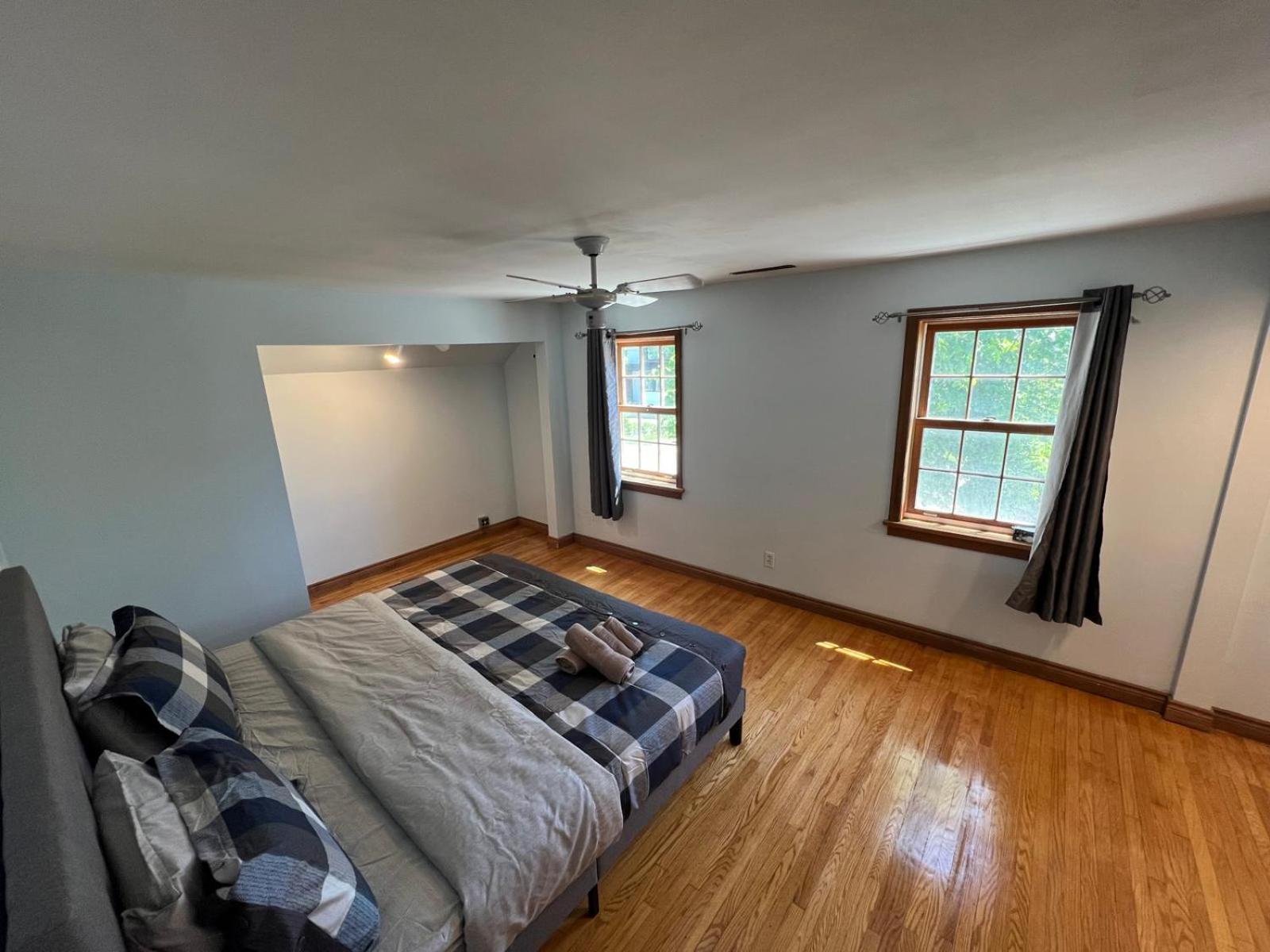 3BDRM Home minutes to Port Credit & Waterfront trails in Mississauga