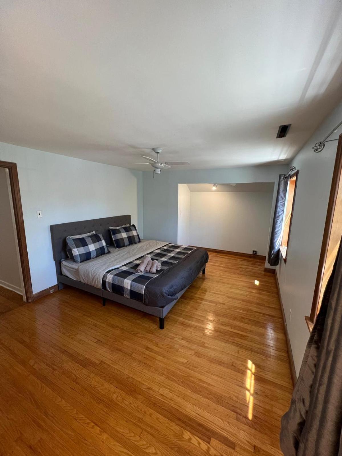 3BDRM Home minutes to Port Credit & Waterfront trails in Mississauga