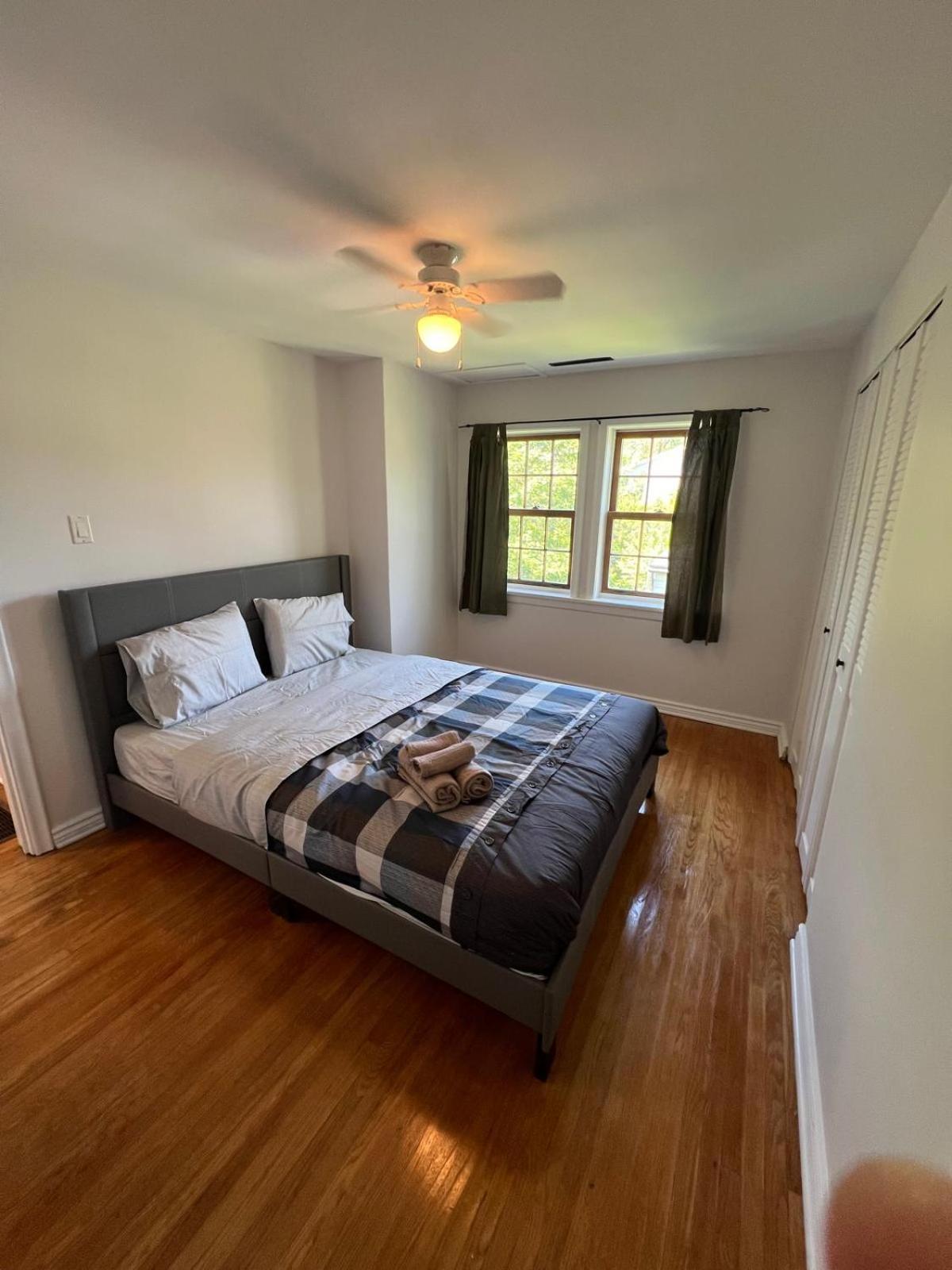 3BDRM Home minutes to Port Credit & Waterfront trails in Mississauga