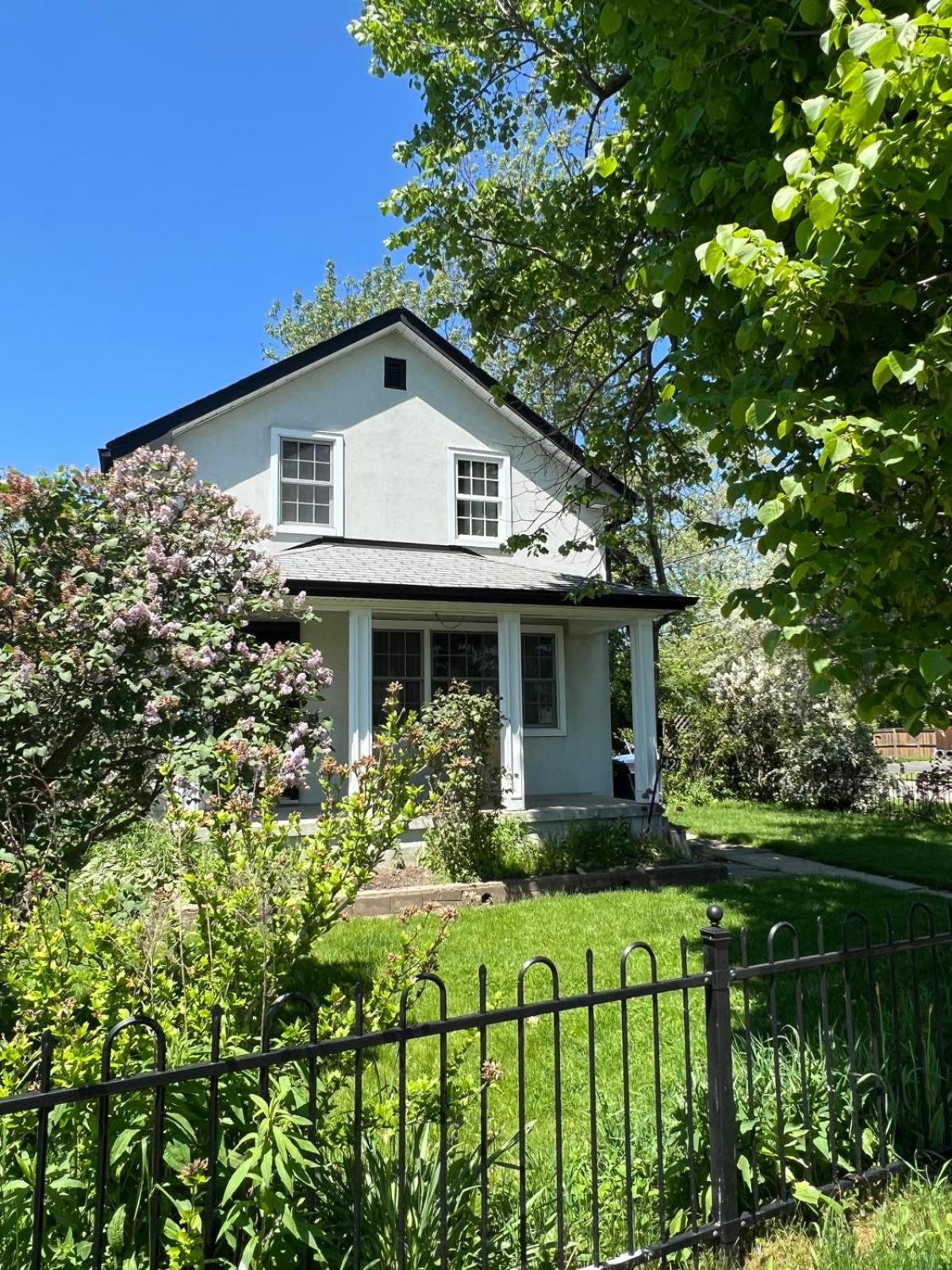 3BDRM Home minutes to Port Credit & Waterfront trails in Mississauga