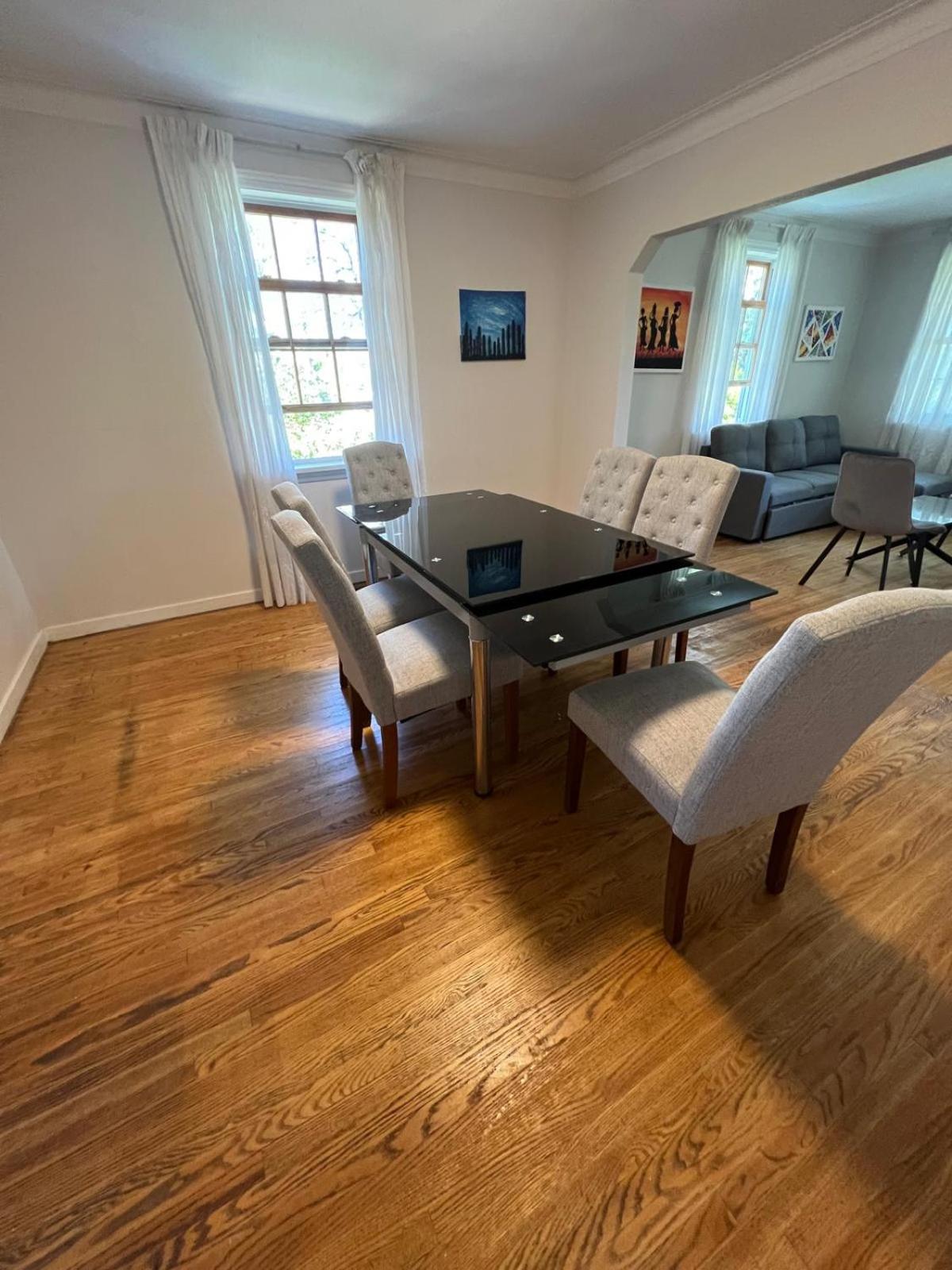 3BDRM Home minutes to Port Credit & Waterfront trails in Mississauga
