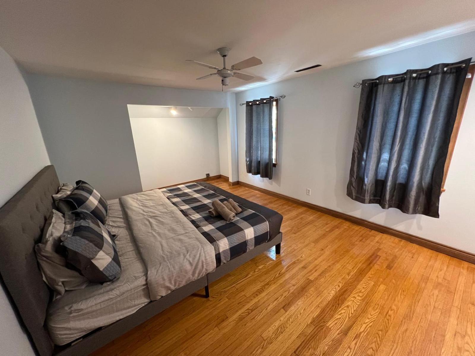 3BDRM Home minutes to Port Credit & Waterfront trails in Mississauga