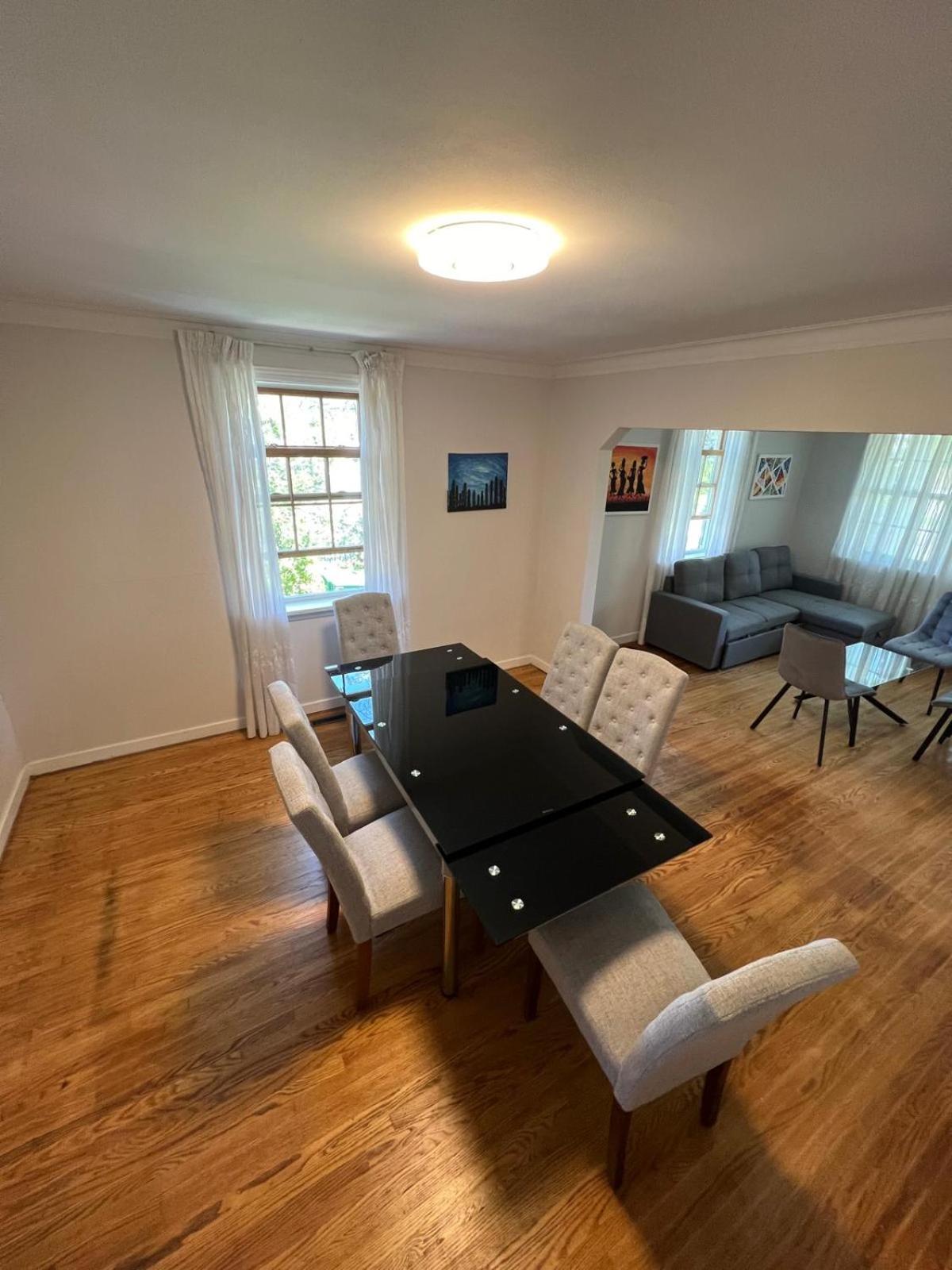3BDRM Home minutes to Port Credit & Waterfront trails in Mississauga