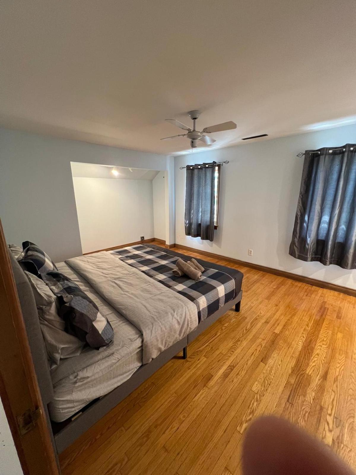 3BDRM Home minutes to Port Credit & Waterfront trails in Mississauga