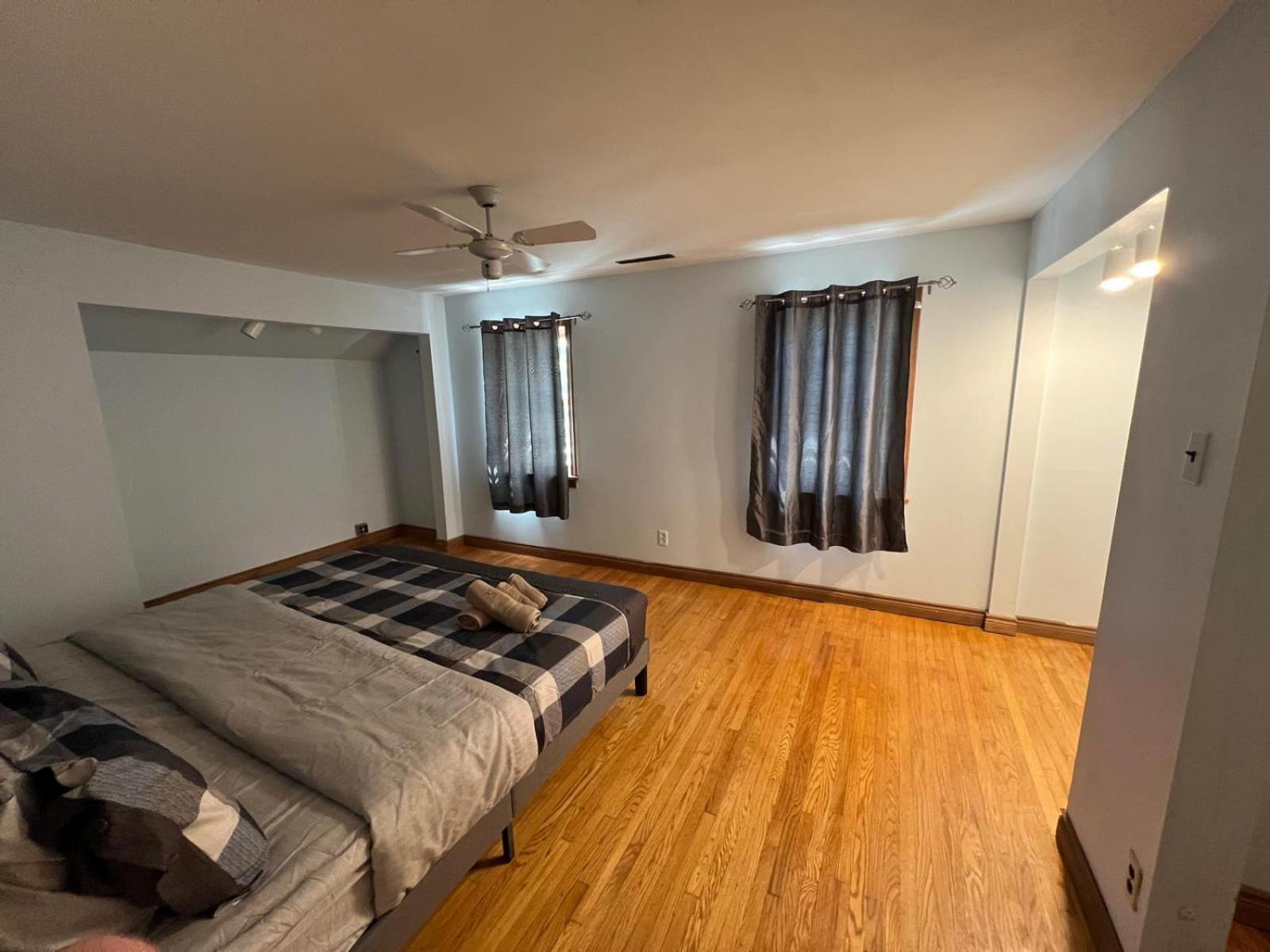 3BDRM Home minutes to Port Credit & Waterfront trails in Mississauga