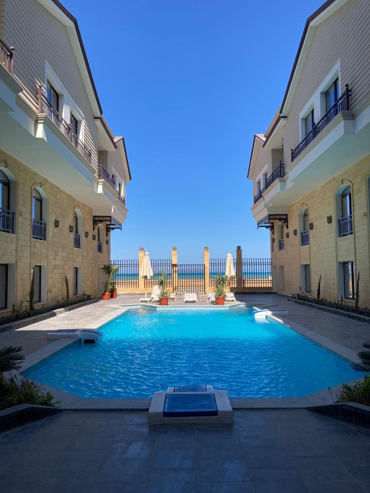 Aqua Blue Bay Compound