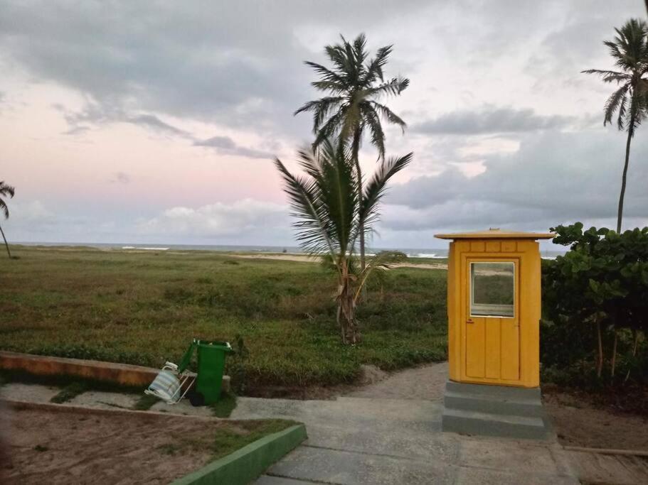 Casa com quatro quartos 3 suítes com ar e piscina particular