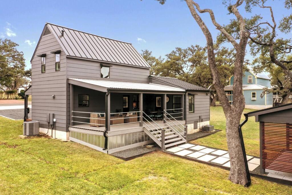 Hotel Cozy Farmhouse With Hot Tub, Fireplace Near Wineries - Image 1