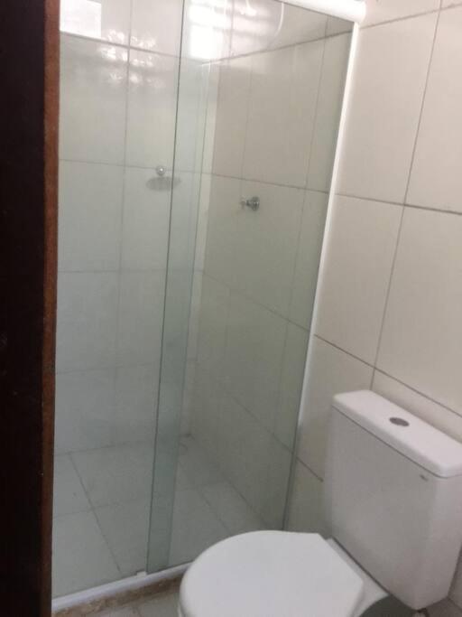 Casa com quatro quartos 3 suítes com ar e piscina particular