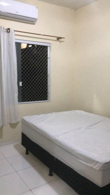 Casa com quatro quartos 3 suítes com ar e piscina particular
