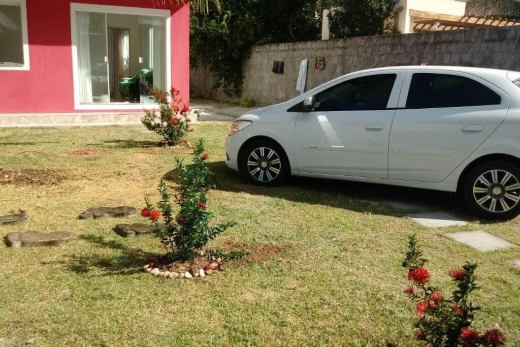 Casa com quatro quartos 3 suítes com ar e piscina particular