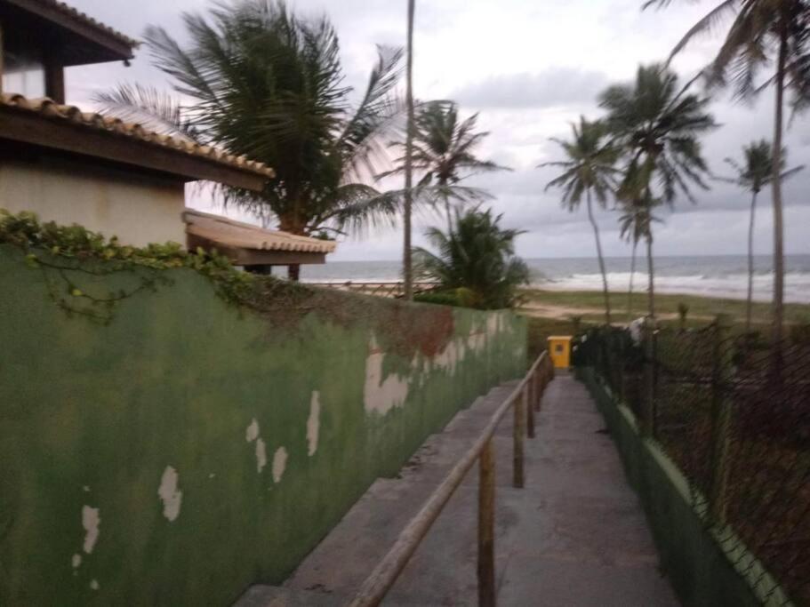 Casa com quatro quartos 3 suítes com ar e piscina particular