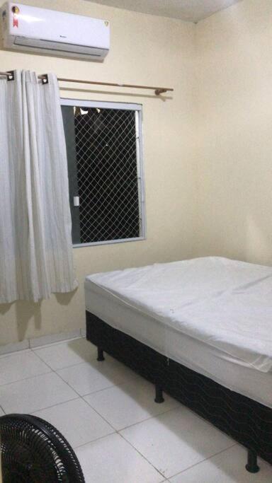 Casa com quatro quartos 3 suítes com ar e piscina particular