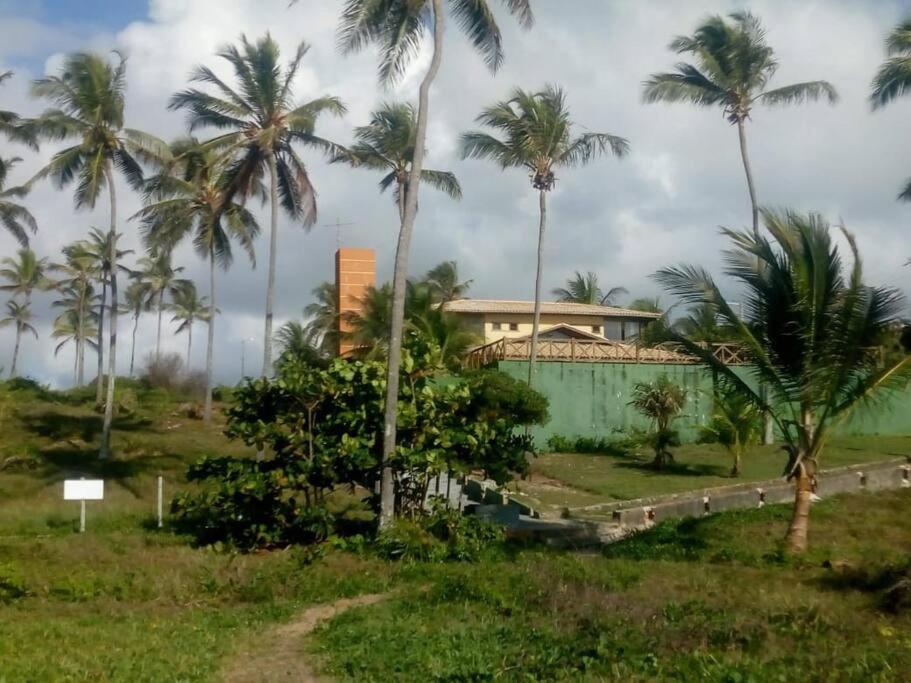 Casa com quatro quartos 3 suítes com ar e piscina particular