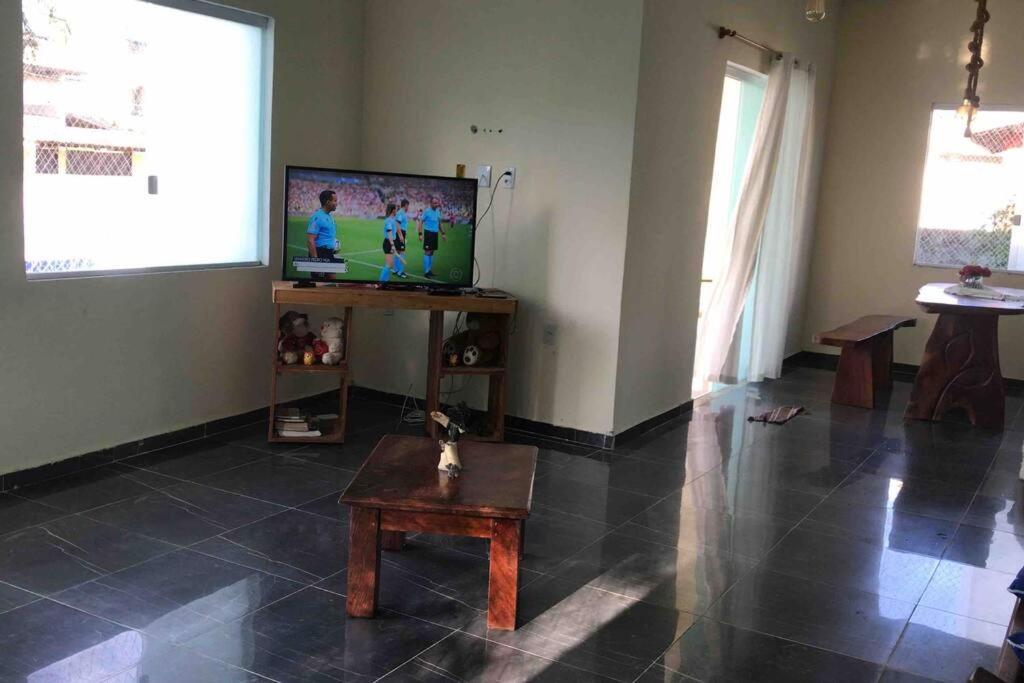 Casa com quatro quartos 3 suítes com ar e piscina particular