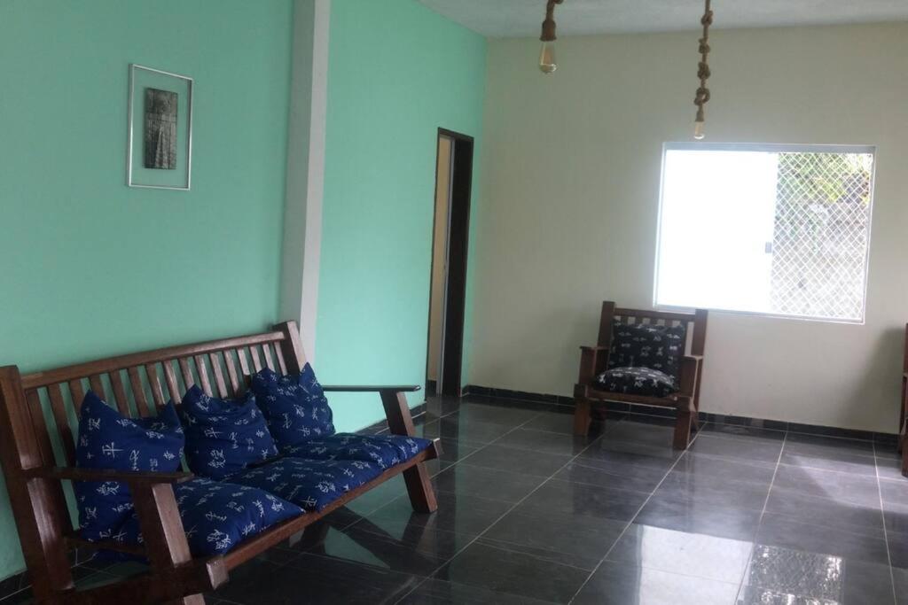 Casa com quatro quartos 3 suítes com ar e piscina particular