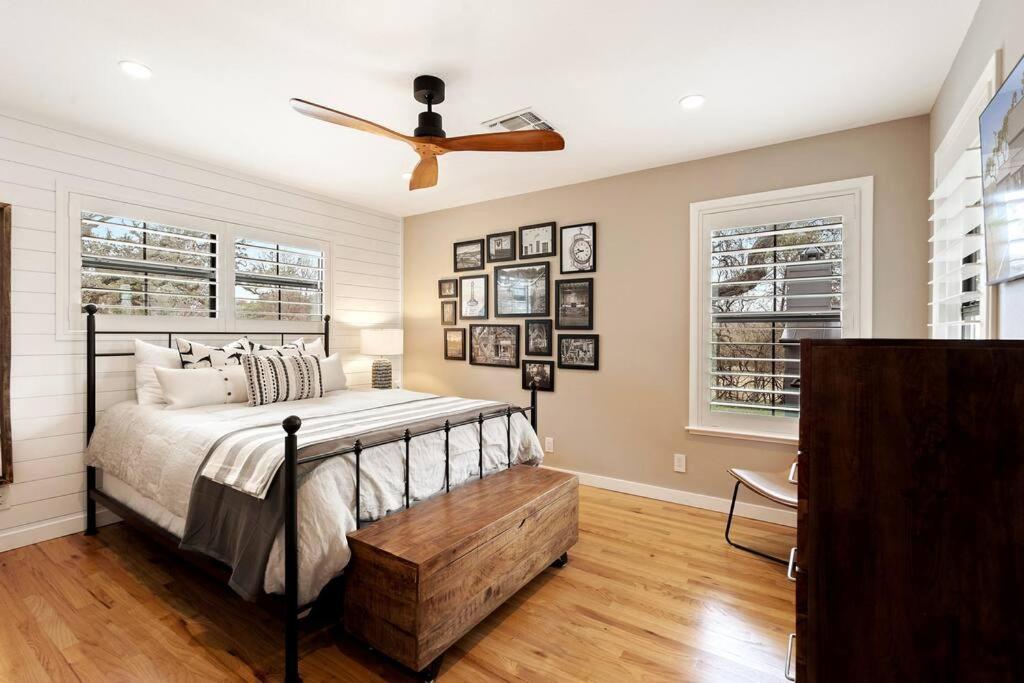 Cozy Farmhouse With Hot Tub, Fireplace Near Wineries
