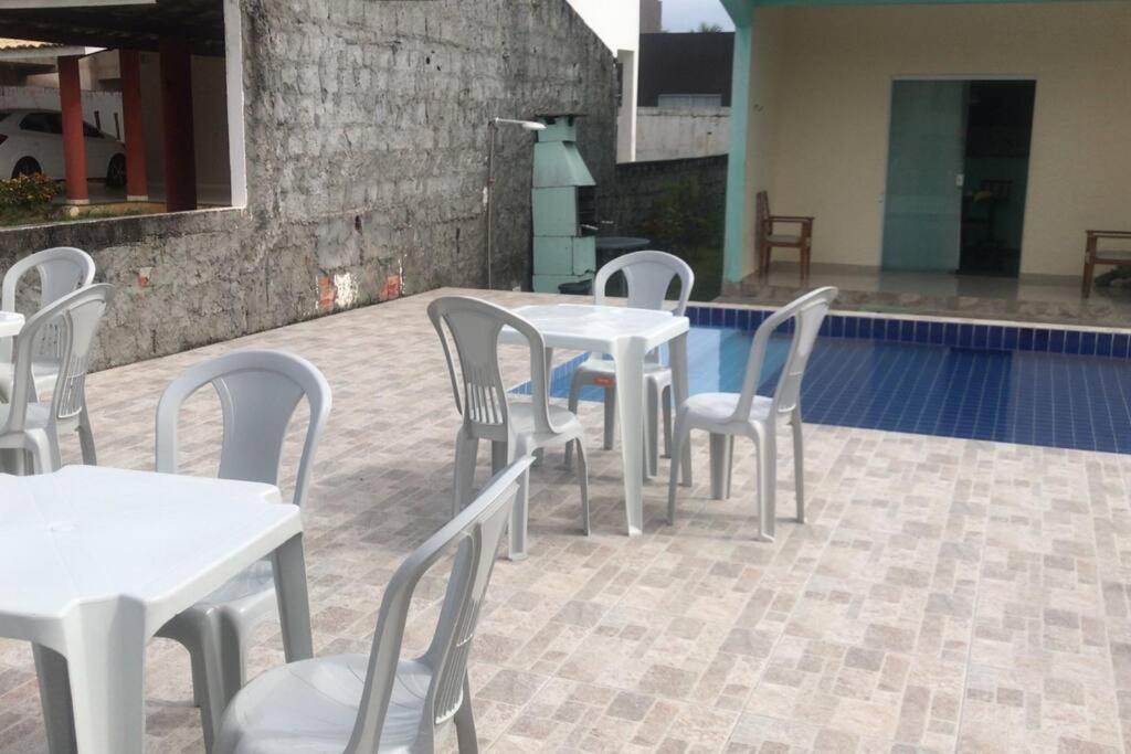 Casa com quatro quartos 3 suítes com ar e piscina particular