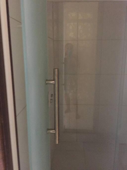 Casa com quatro quartos 3 suítes com ar e piscina particular