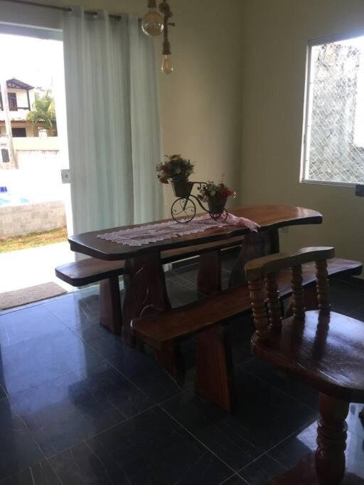 Casa com quatro quartos 3 suítes com ar e piscina particular