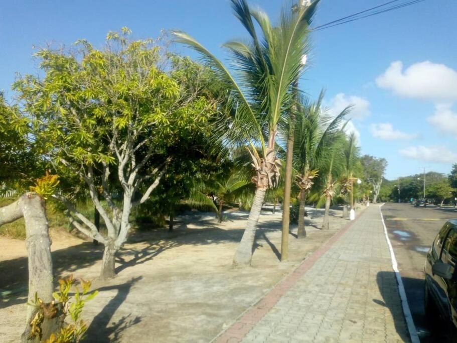 Casa com quatro quartos 3 suítes com ar e piscina particular
