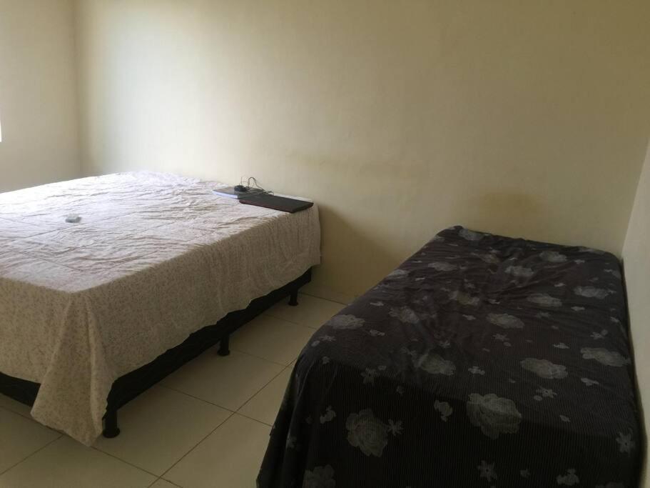 Casa com quatro quartos 3 suítes com ar e piscina particular