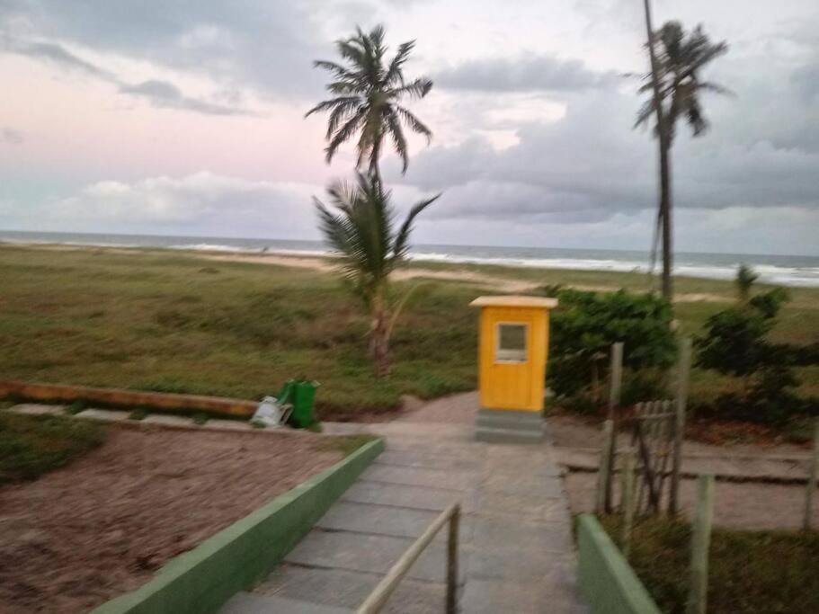 Casa com quatro quartos 3 suítes com ar e piscina particular