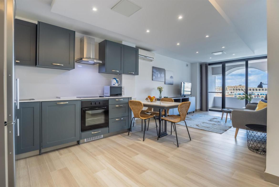 Deluxe Seaview Apartment — St Julian's
