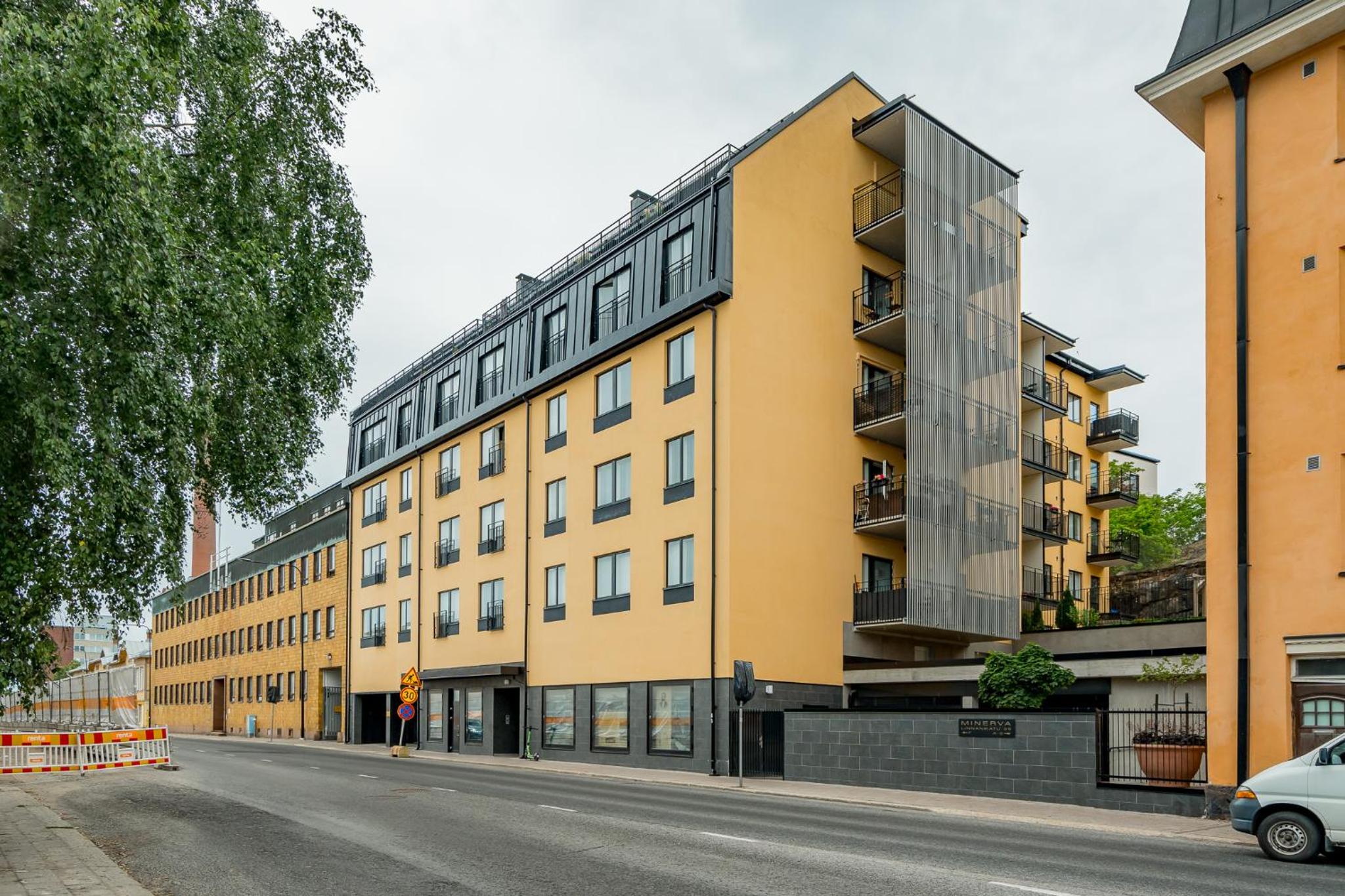 Upea yksiö joen läheisyydessä