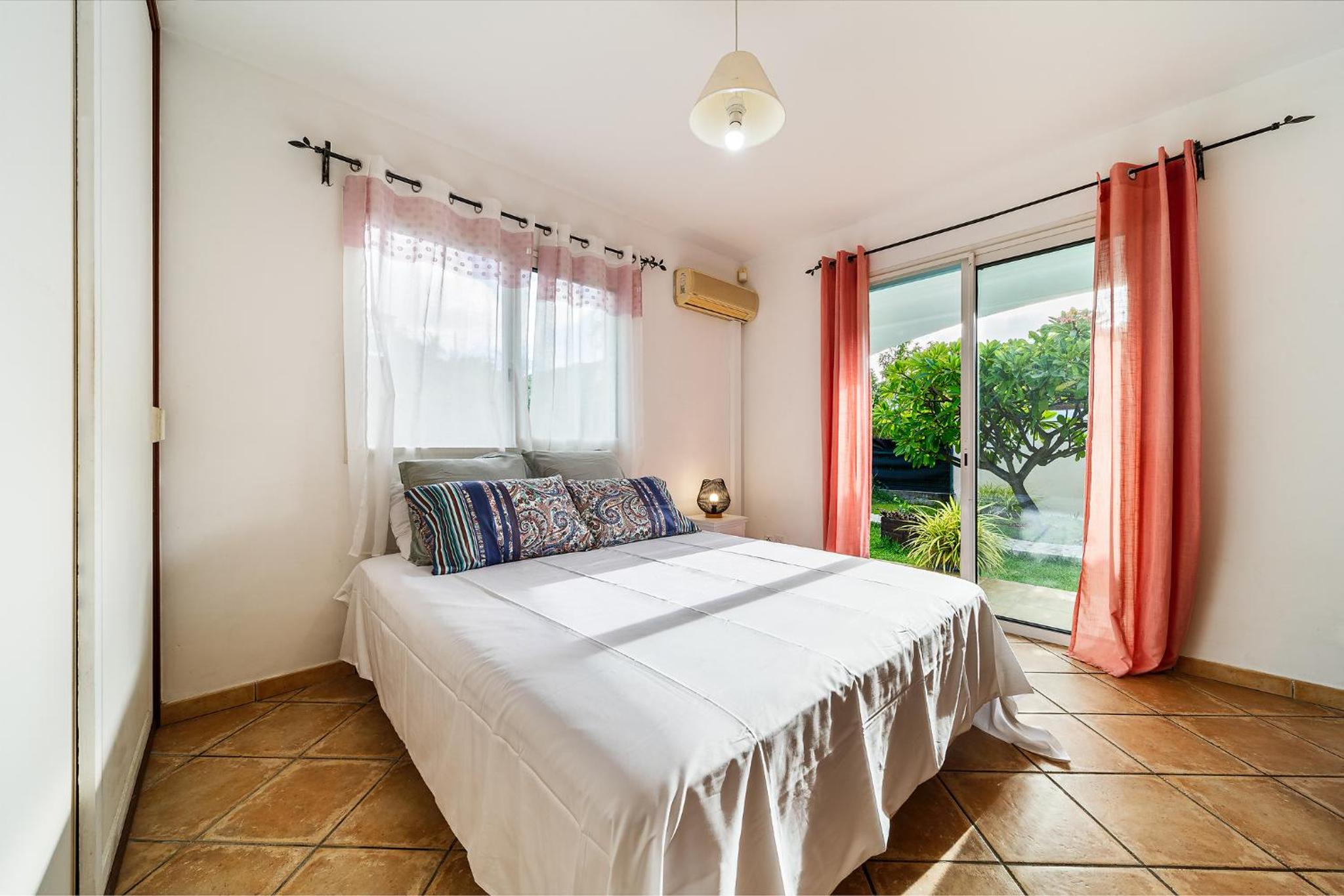 La Villa Papyrus, Piscine et Vue Mer view 3