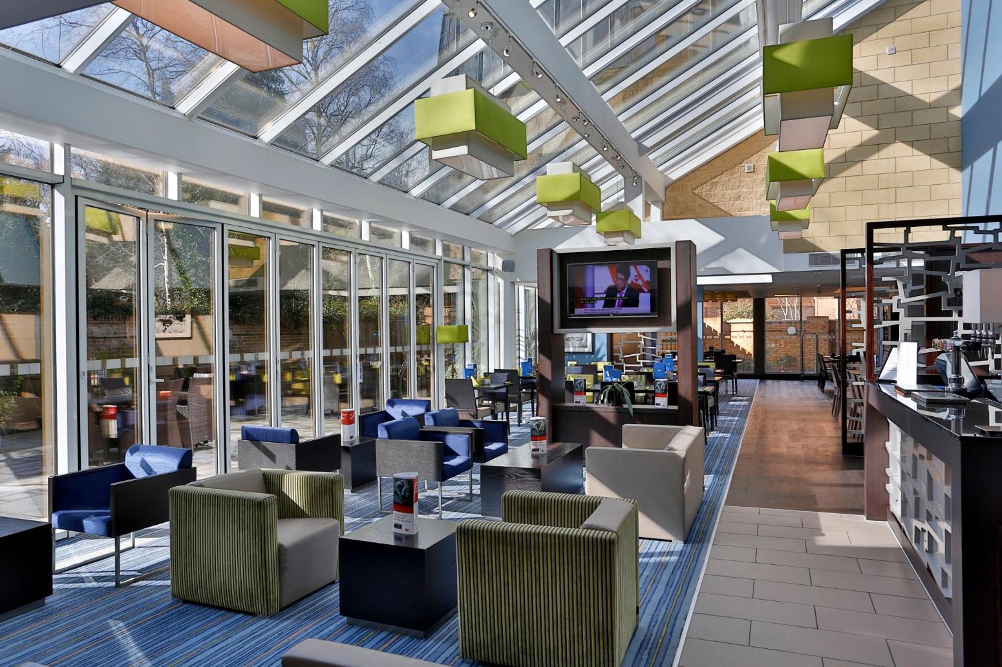 Windsor Vacations - Holiday Inn Express Windsor, an IHG Hotel - Property Image 4