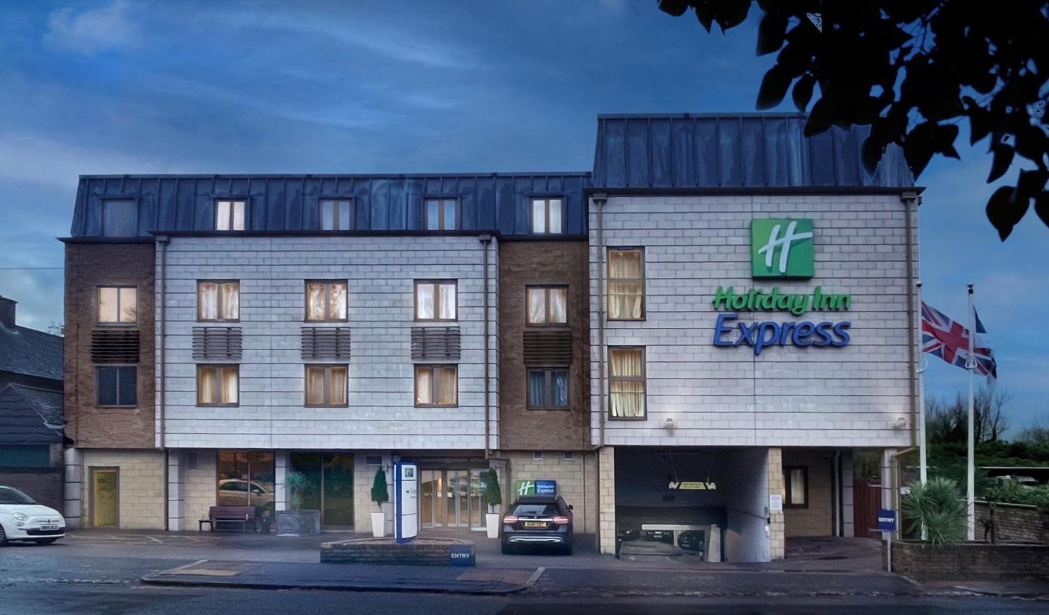 Windsor Vacations - Holiday Inn Express Windsor, an IHG Hotel - Property Image 1