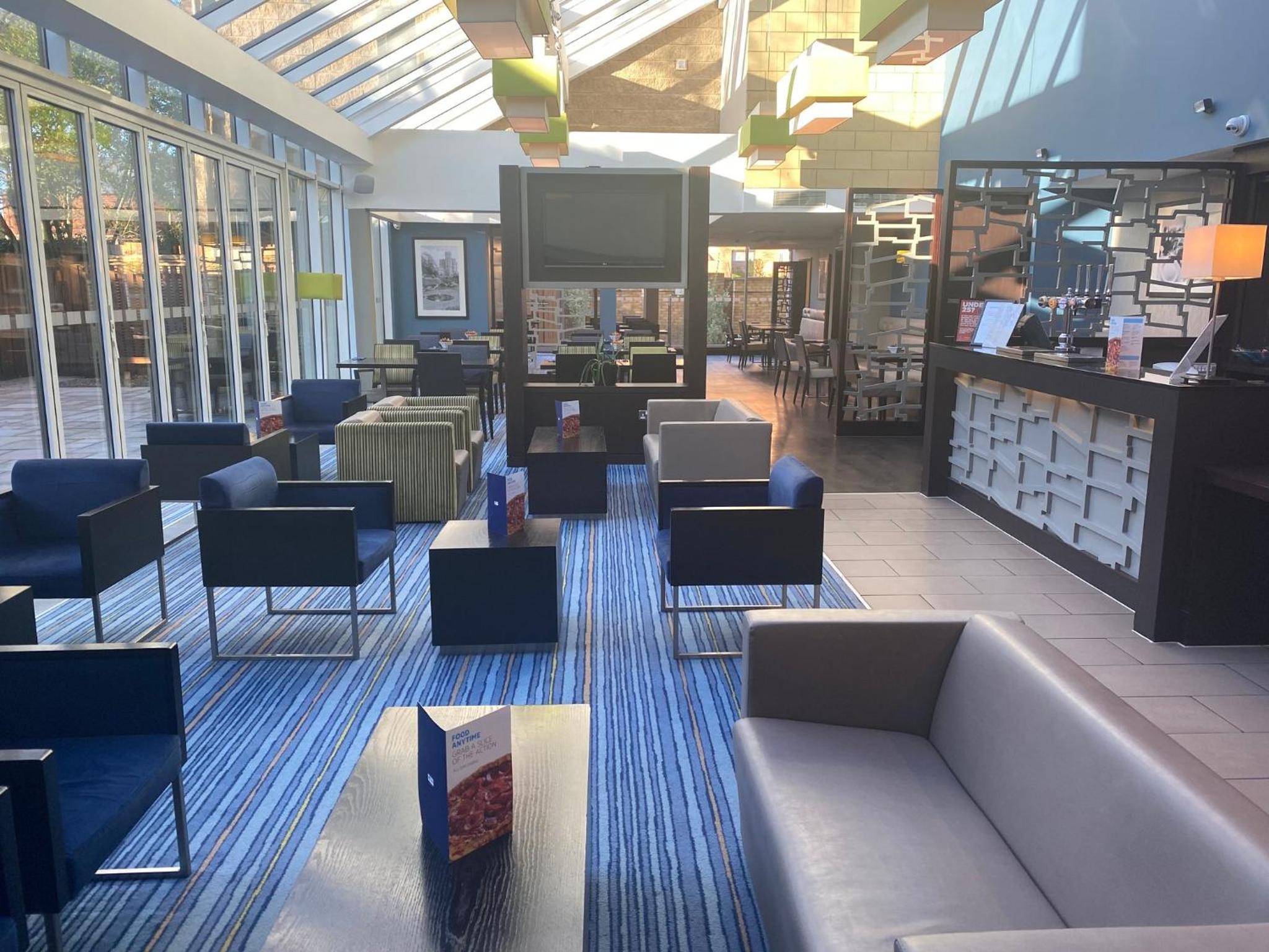 Windsor Vacations - Holiday Inn Express Windsor, an IHG Hotel - Property Image 4