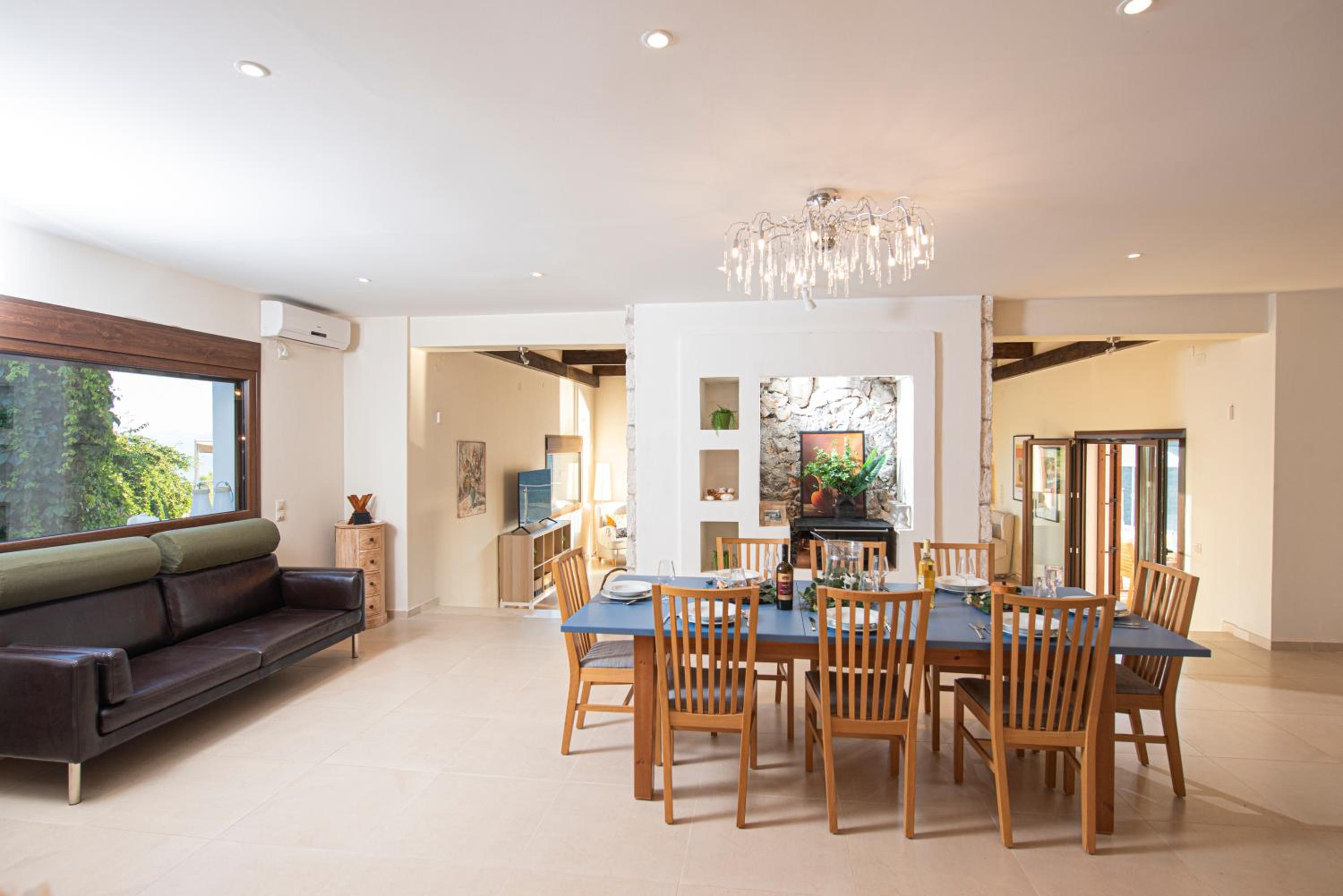 Adamas Villa