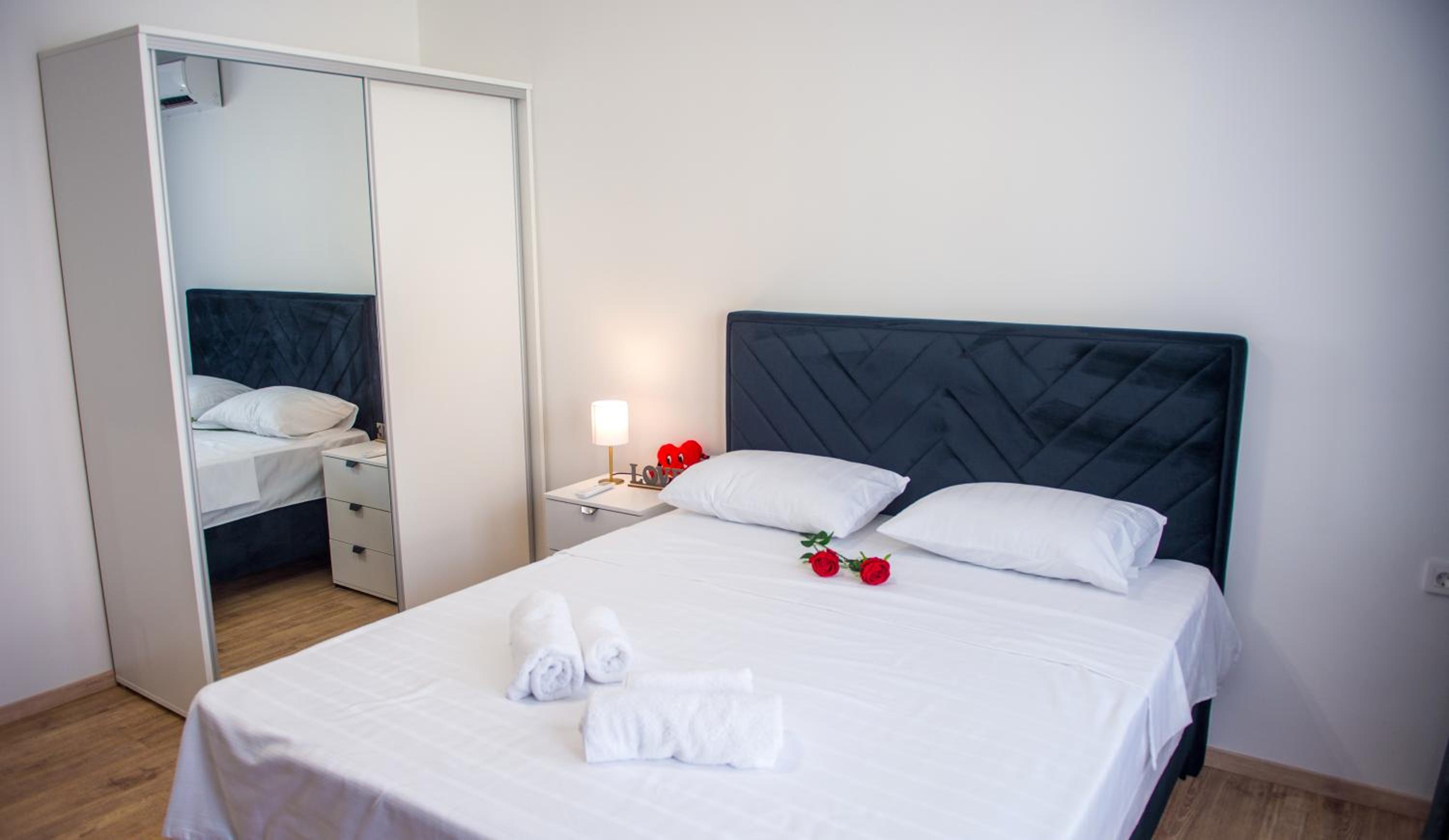 Apollo Apartment