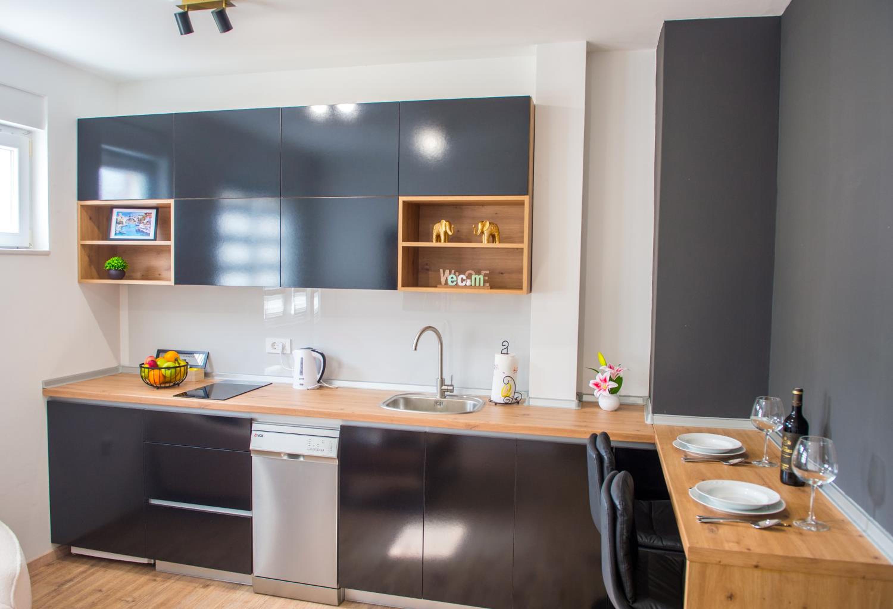 Apollo Apartment