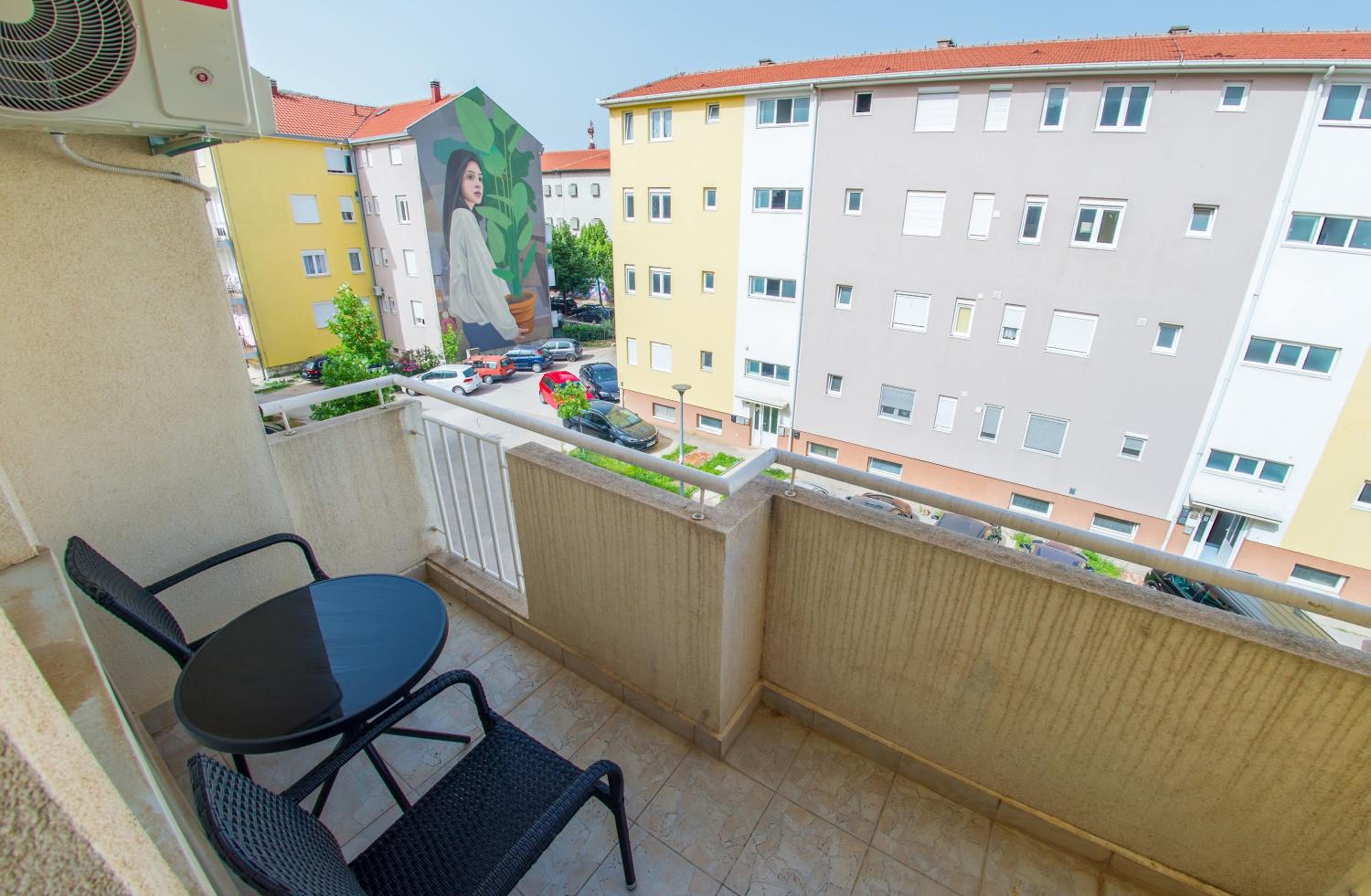 Apollo Apartment