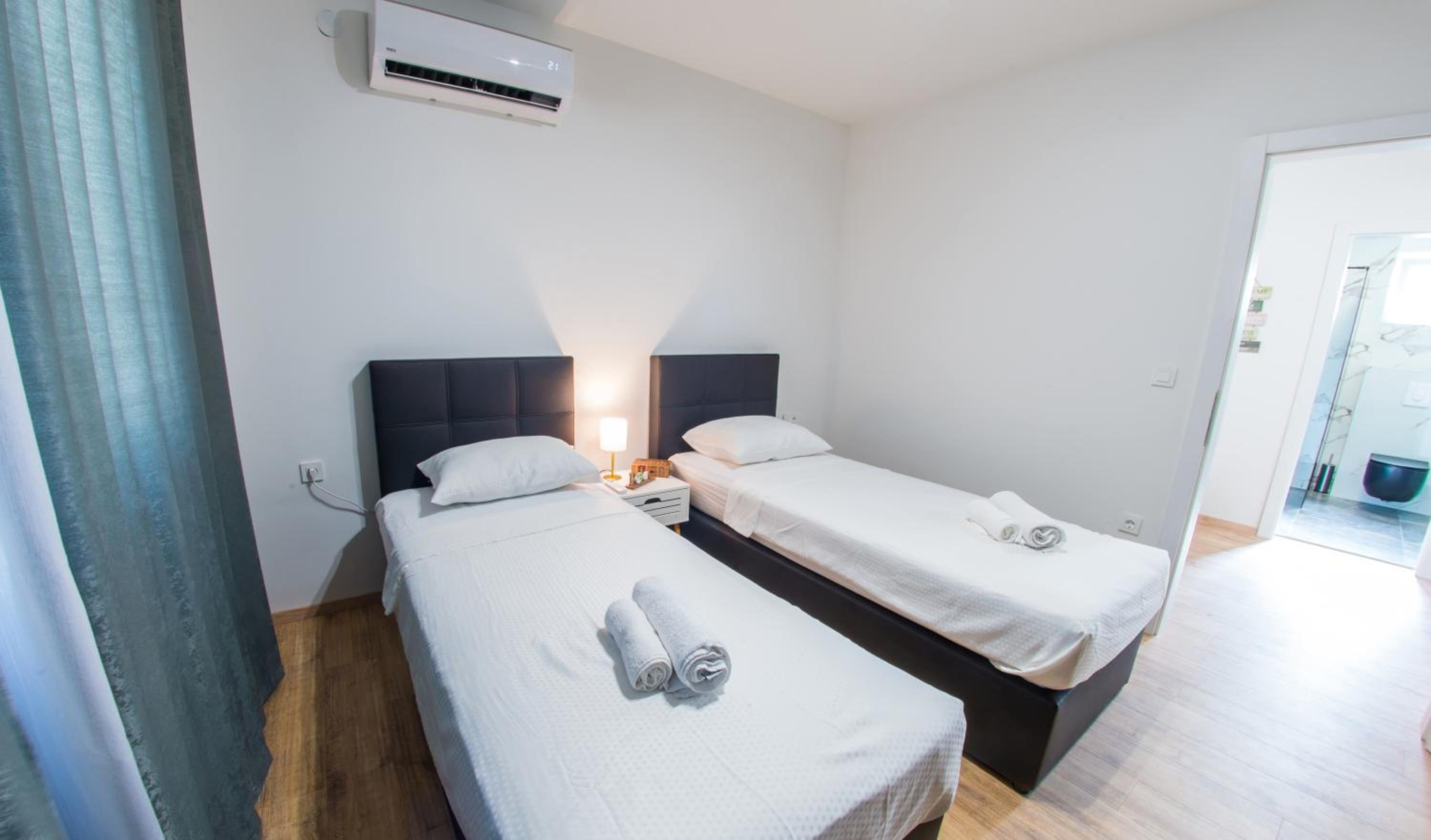 Apollo Apartment