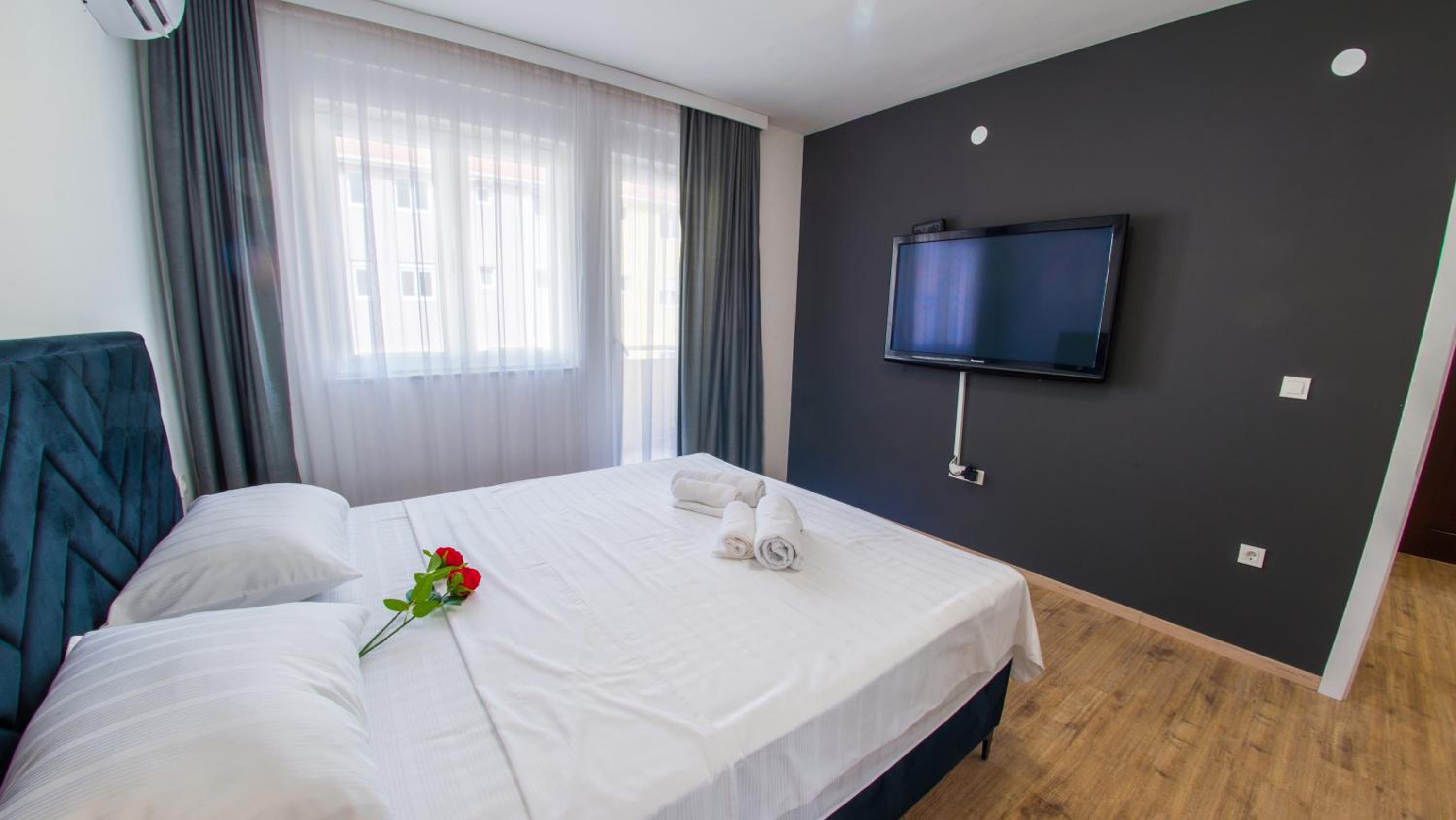Apollo Apartment