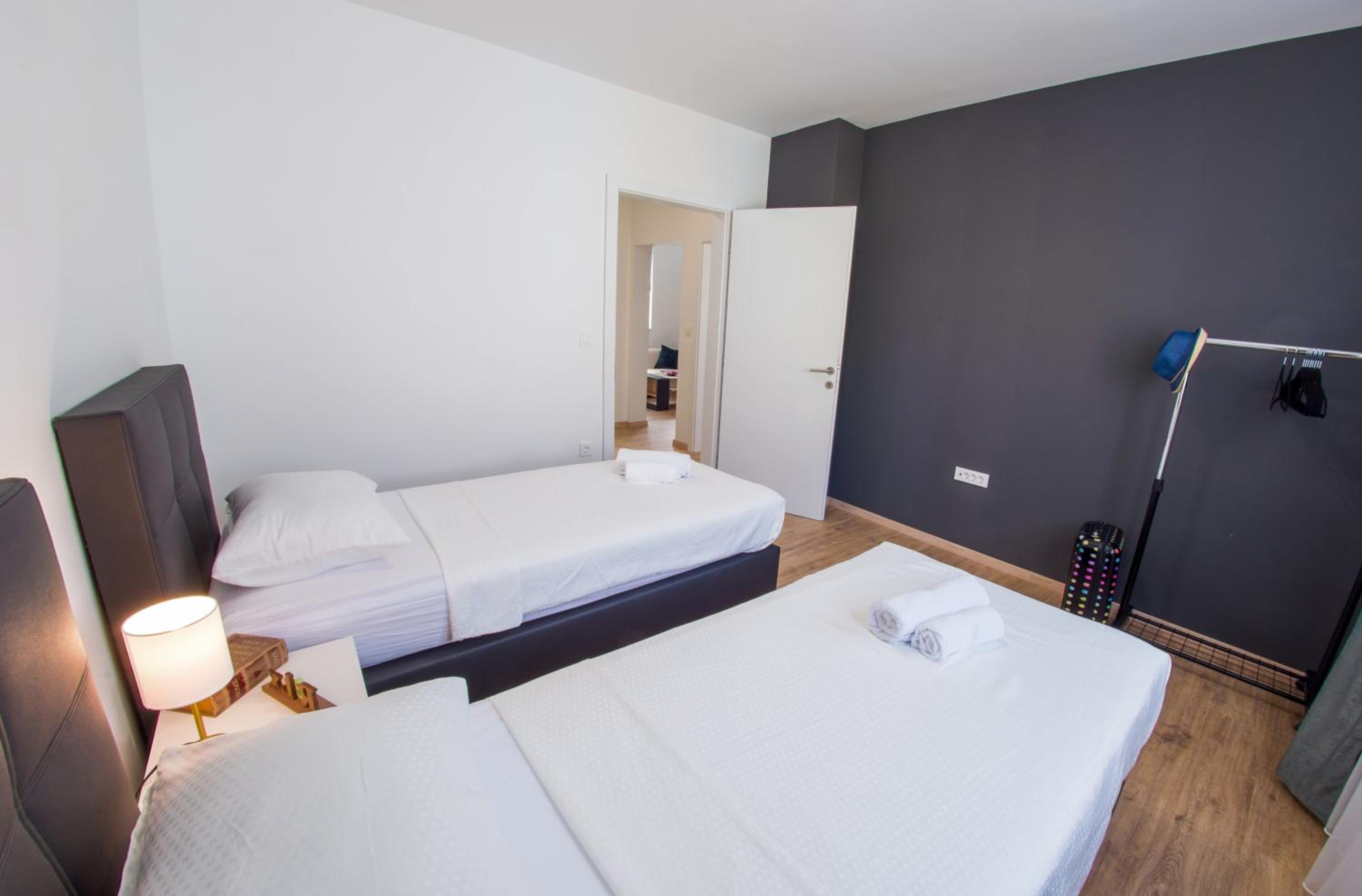 Apollo Apartment