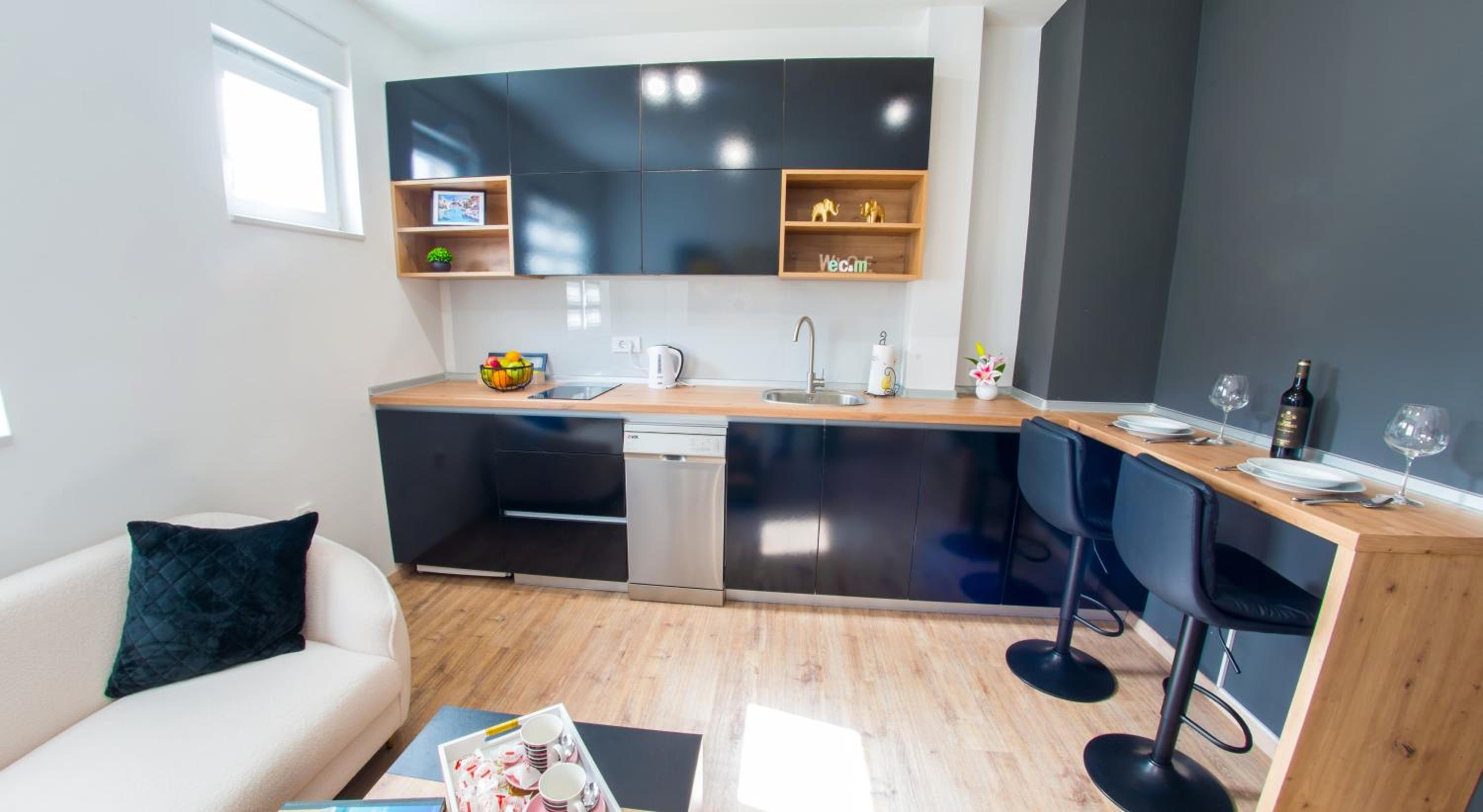 Apollo Apartment