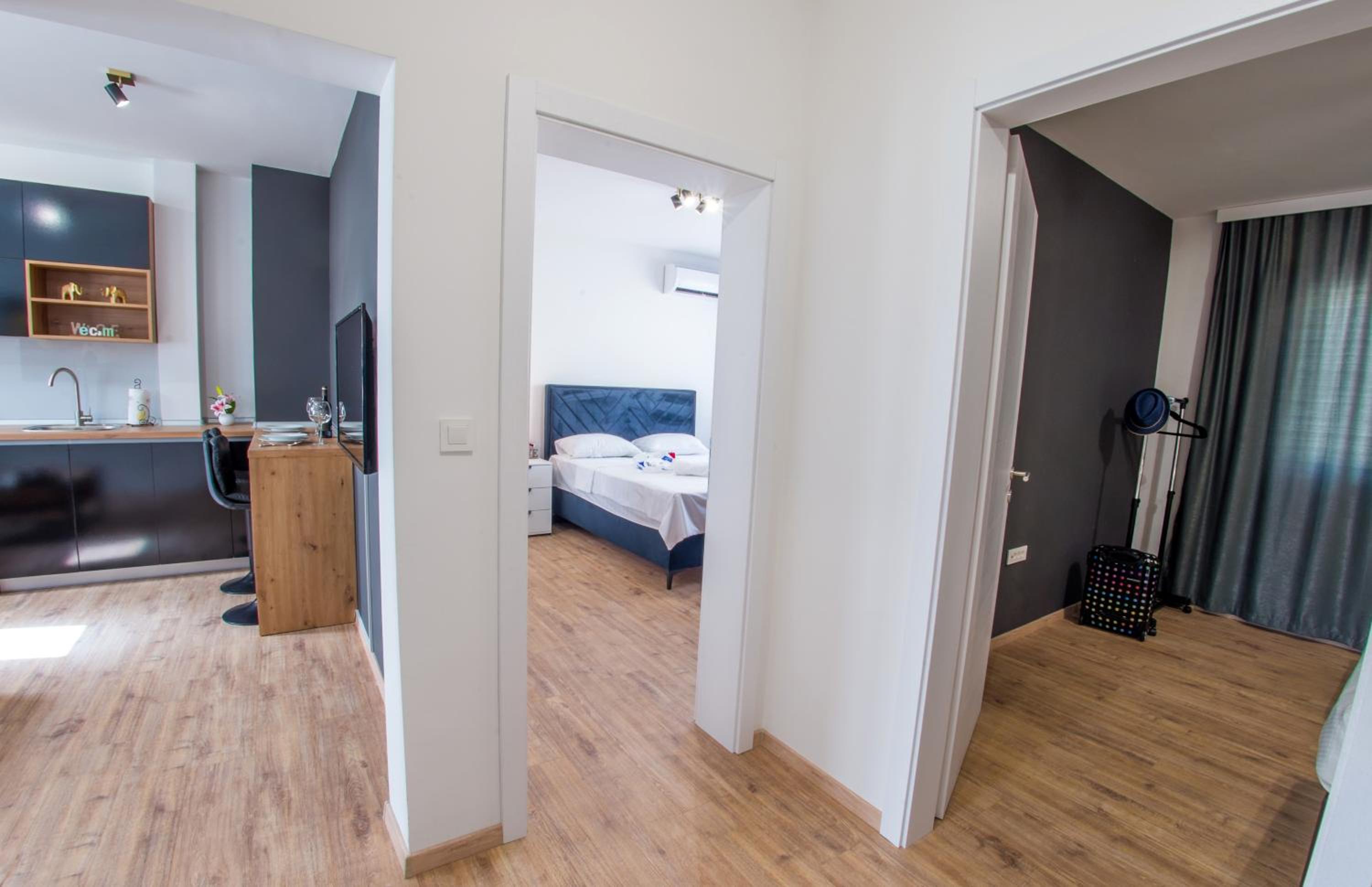 Apollo Apartment