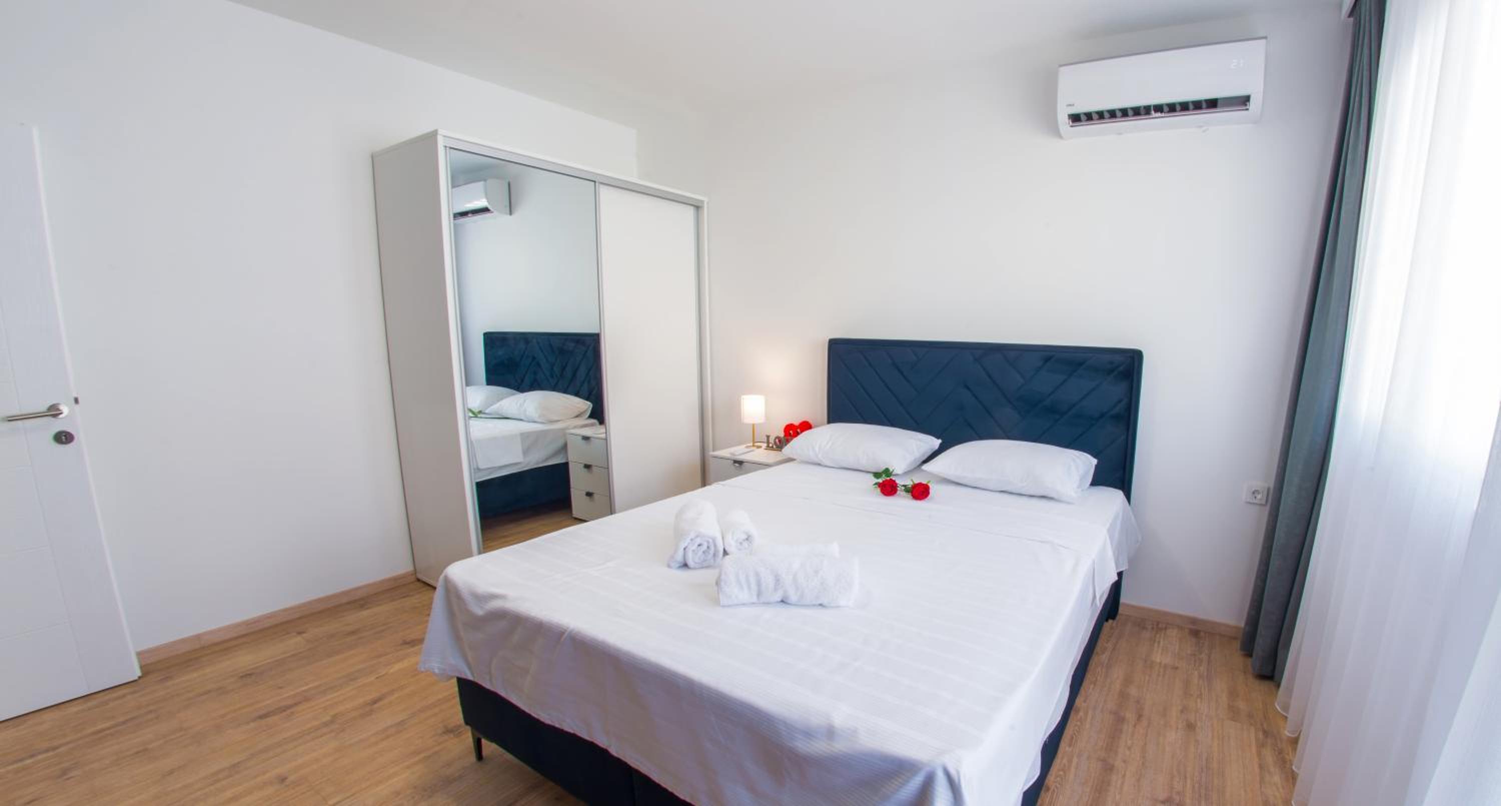 Apollo Apartment