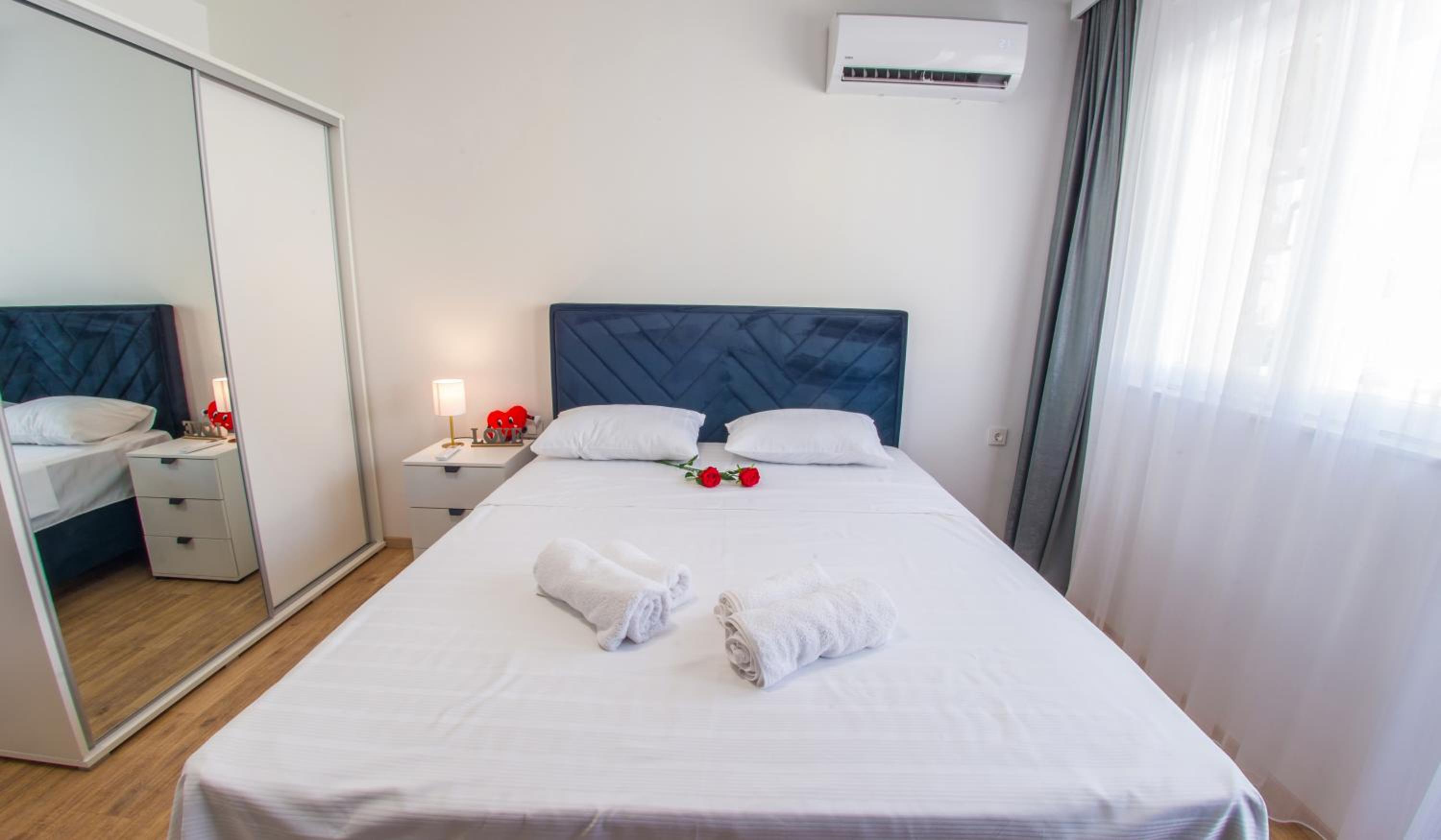 Apollo Apartment