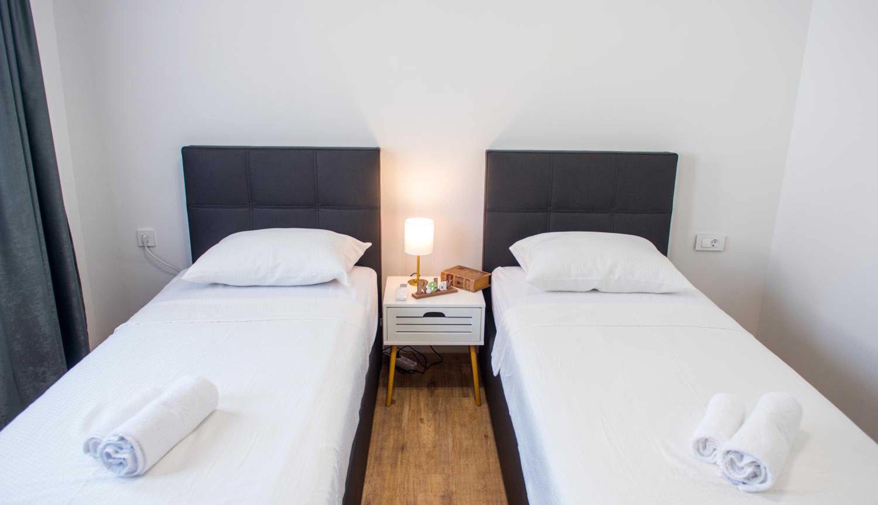 Apollo Apartment