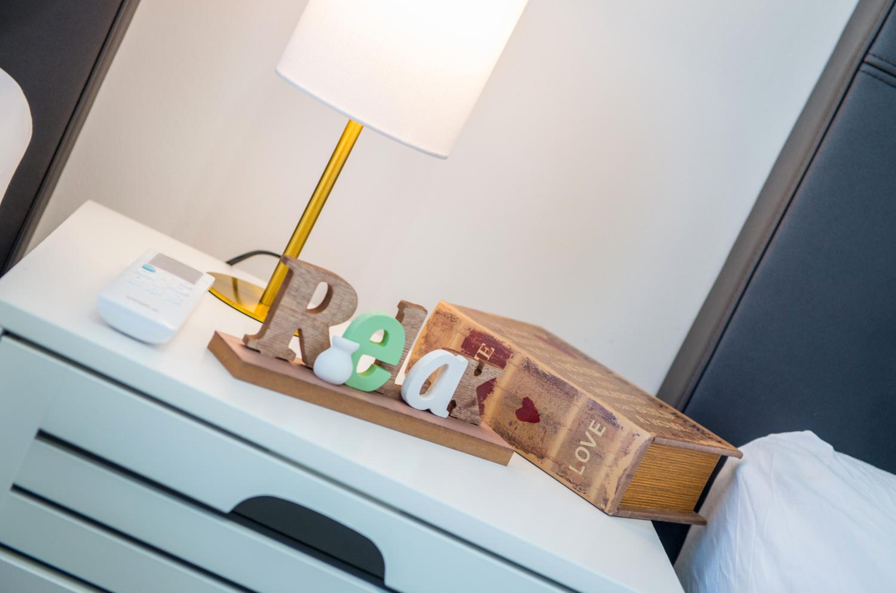 Apollo Apartment