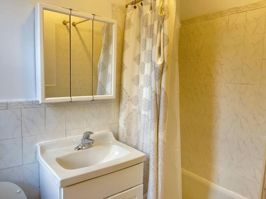 Single Bed Share Room by Month Manhattan