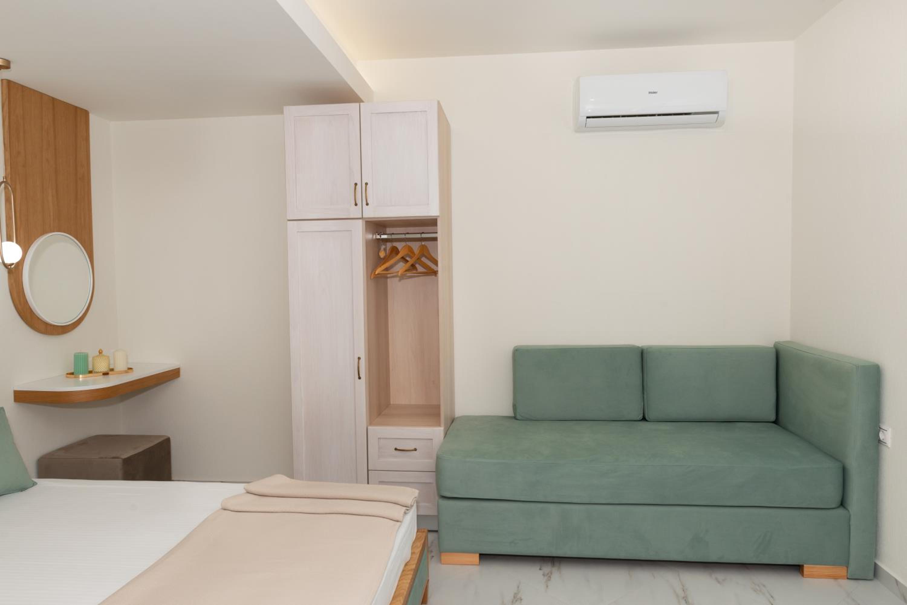 Anna Apartments